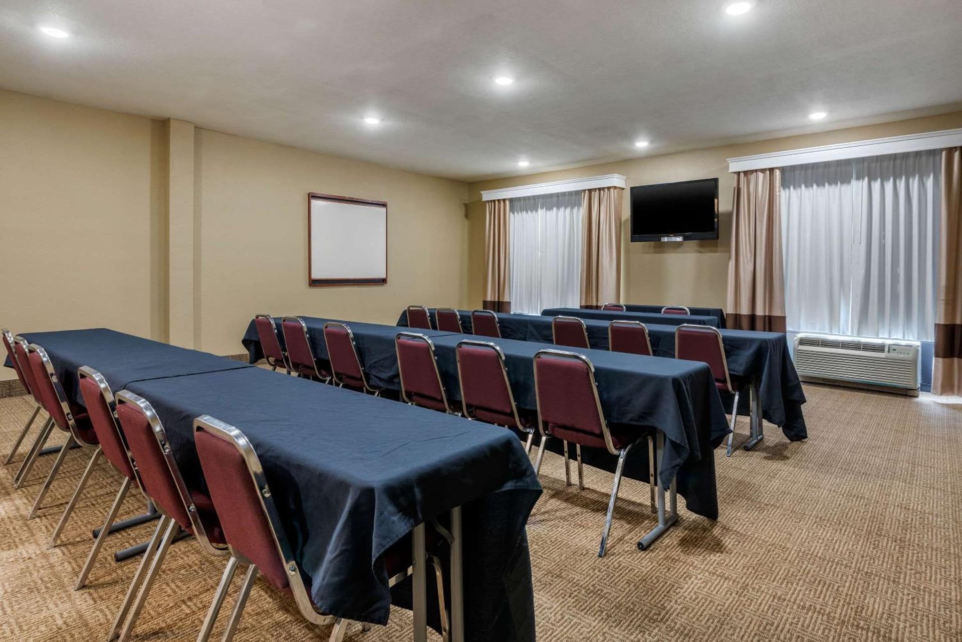 Comfort Suites near Route 66 gallery photo in Springfield, IL — image 29