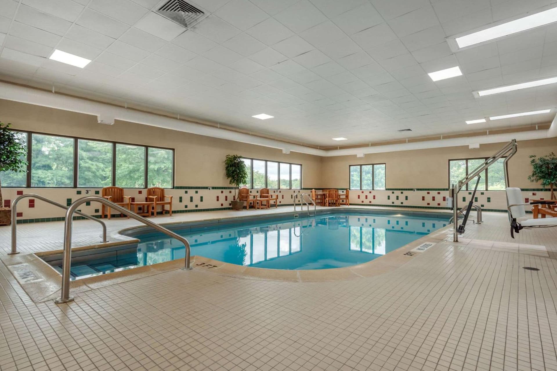 Comfort Suites near Route 66 gallery photo in Springfield, IL — image 25