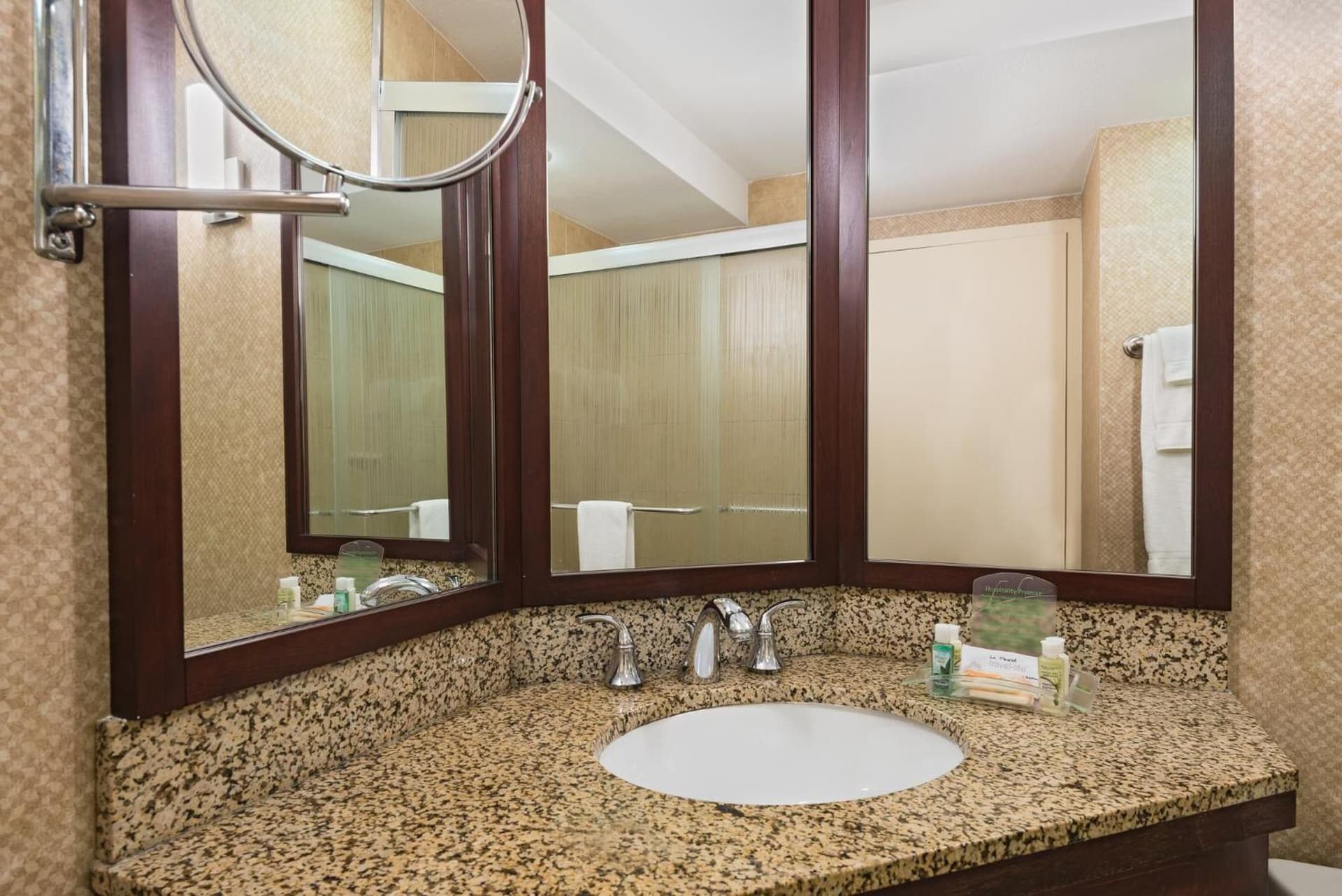 Holiday Inn Knoxville West - Cedar Bluff Rd by IHG gallery photo in Knoxville, TN — image 7