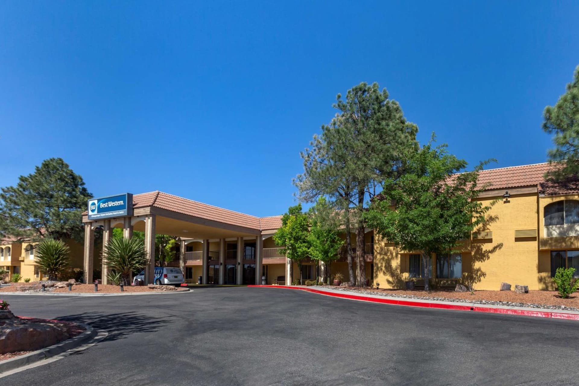 Best Western Airport Albuquerque InnSuites Hotel & Suites gallery photo in Albuquerque, NM — image 23