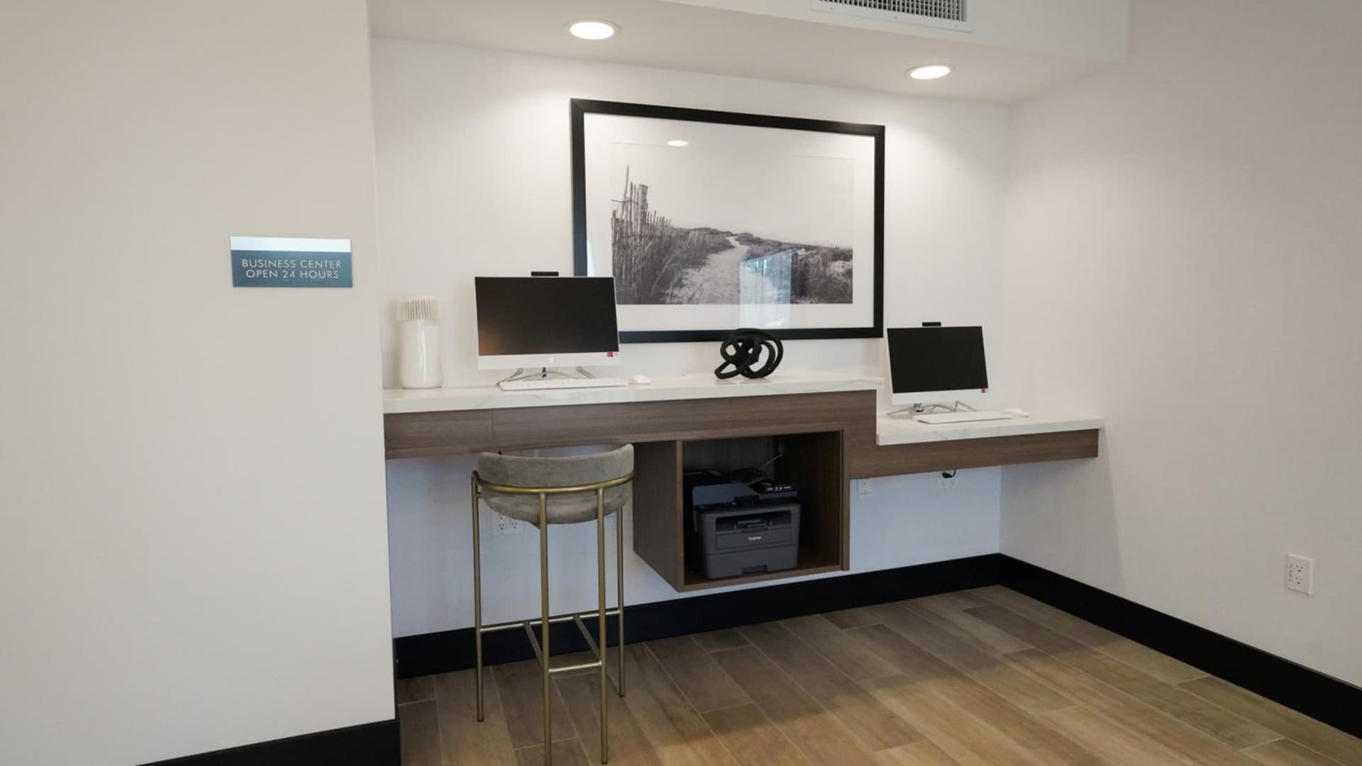 La Quinta Inn & Suites by Wyndham Santa Cruz gallery photo in Santa Cruz, CA — image 23