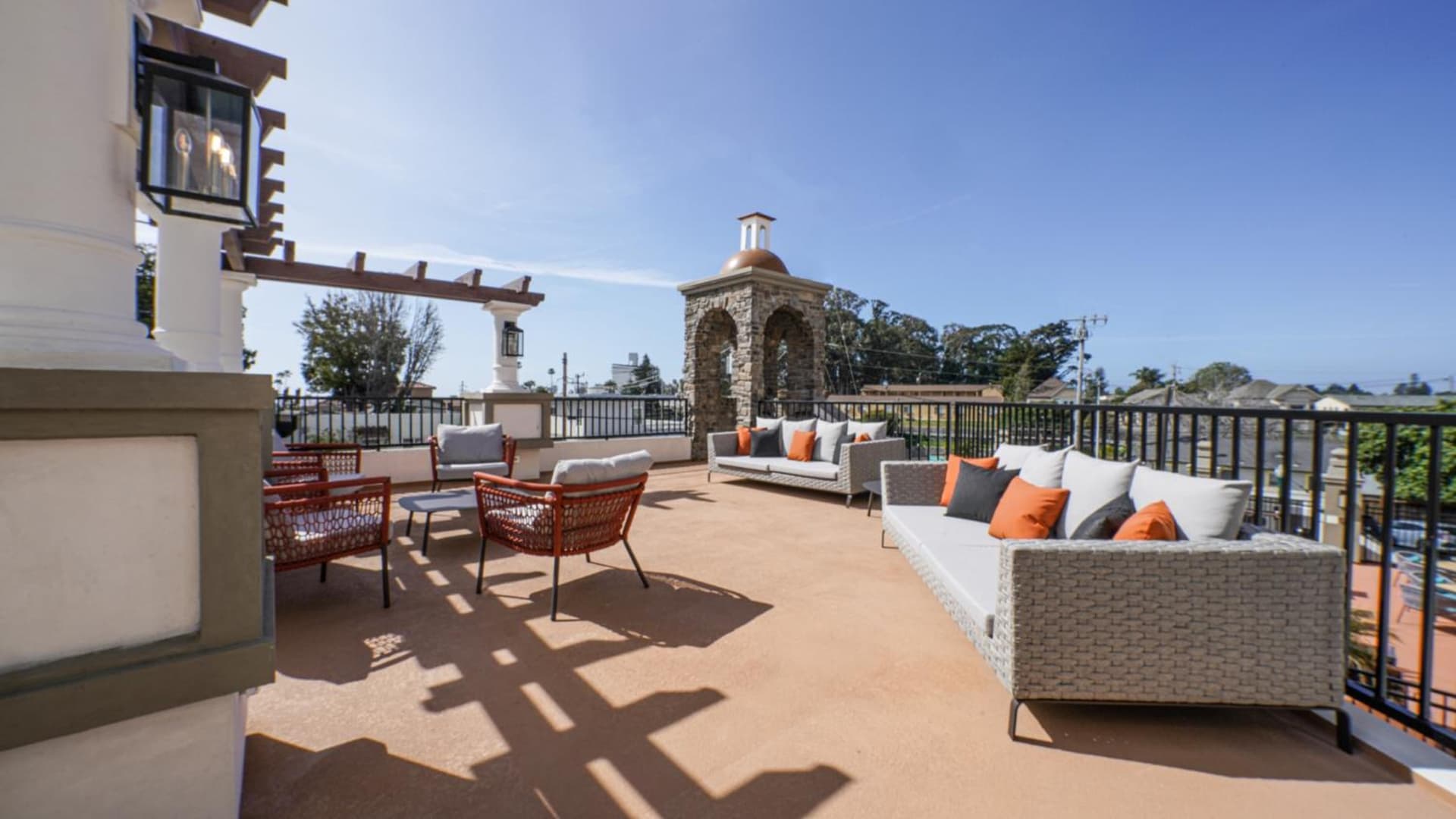 La Quinta Inn & Suites by Wyndham Santa Cruz gallery photo in Santa Cruz, CA — image 31
