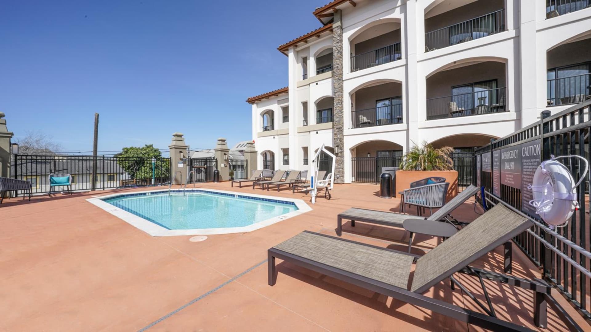 La Quinta Inn & Suites by Wyndham Santa Cruz gallery photo in Santa Cruz, CA — image 90