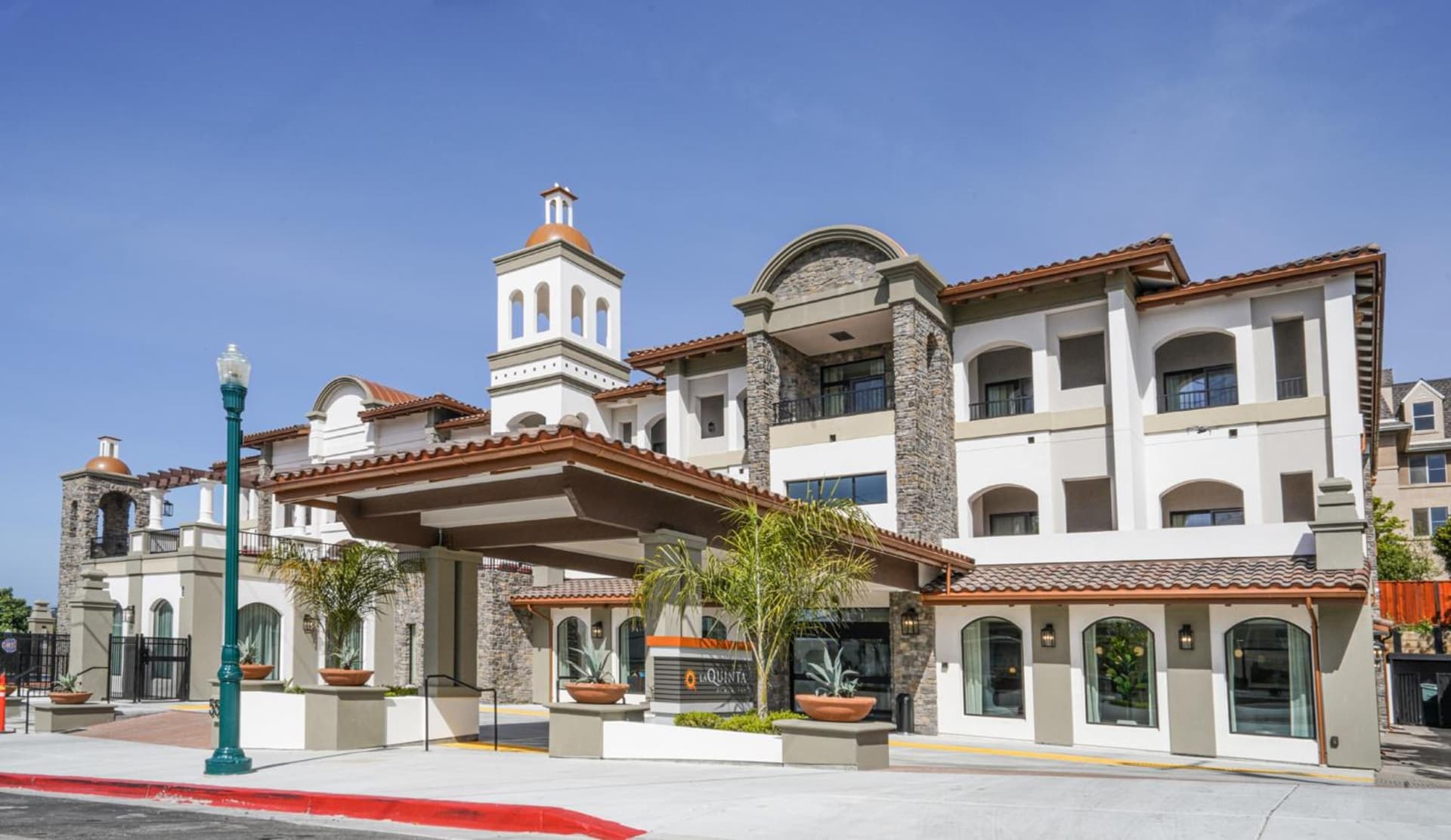 La Quinta Inn & Suites by Wyndham Santa Cruz gallery photo in Santa Cruz, CA — image 81