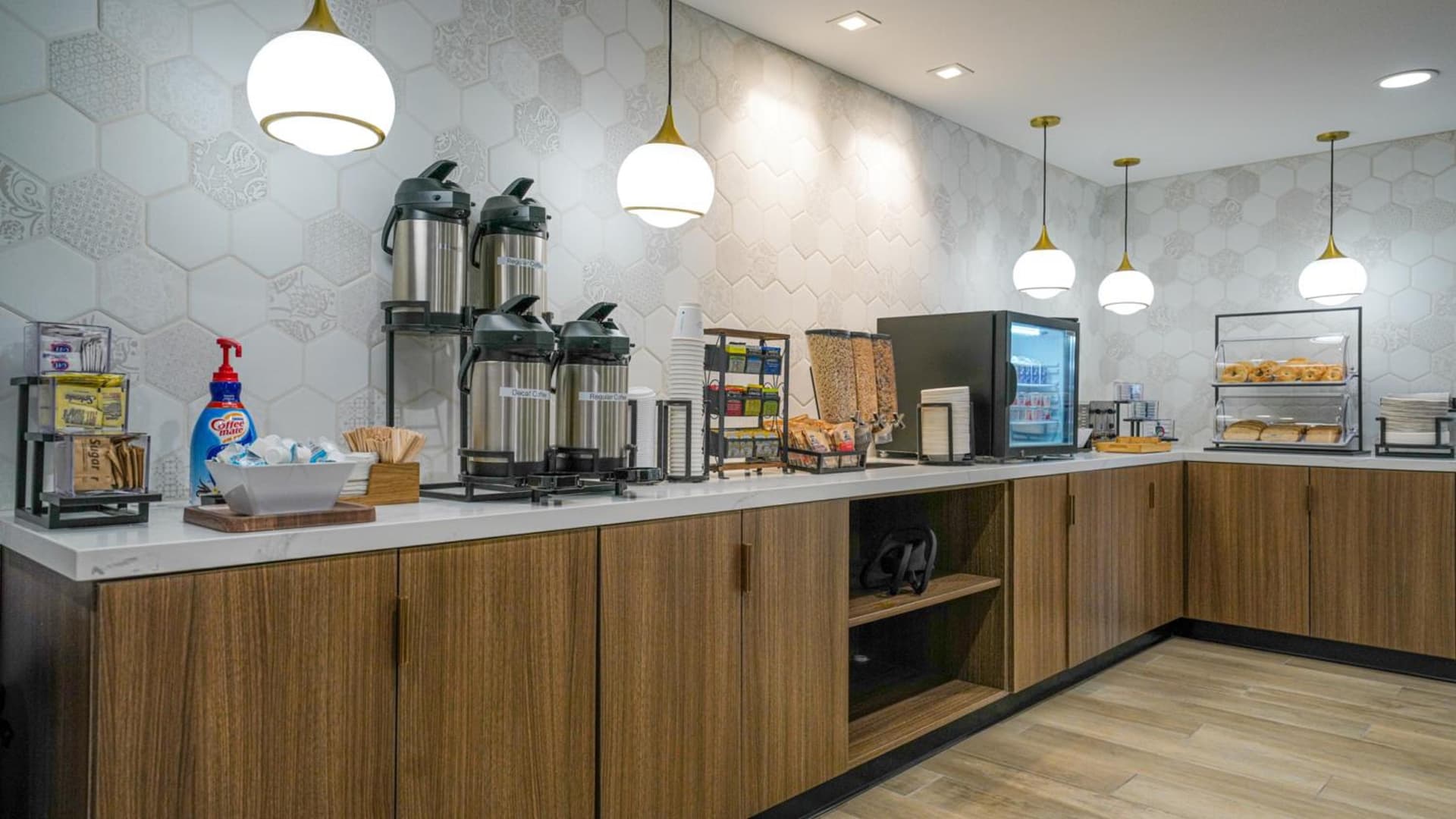 La Quinta Inn & Suites by Wyndham Santa Cruz gallery photo in Santa Cruz, CA — image 100