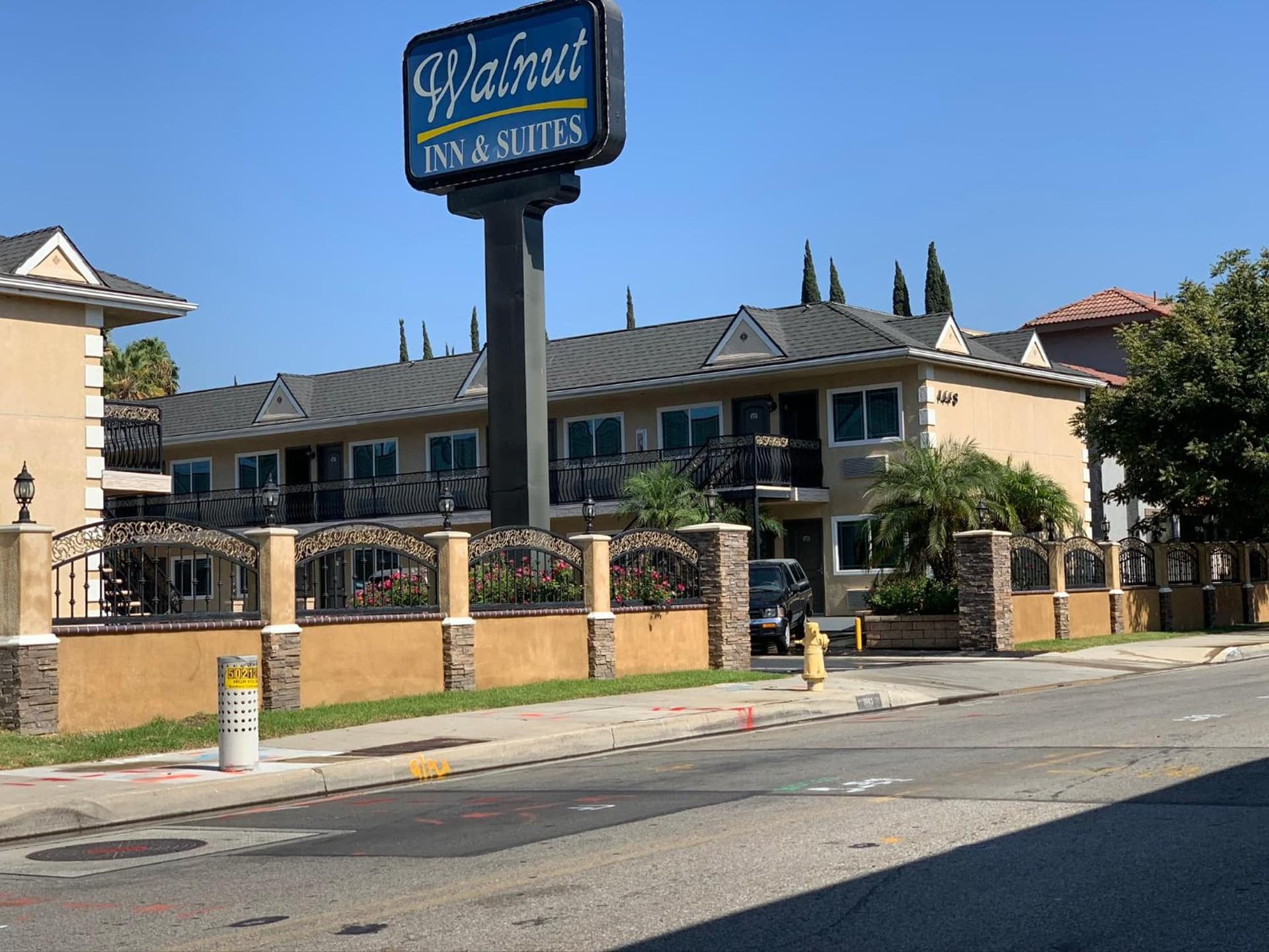 Walnut Inn & Suites West Covina interior in West Covina, CA — gallery photo 2