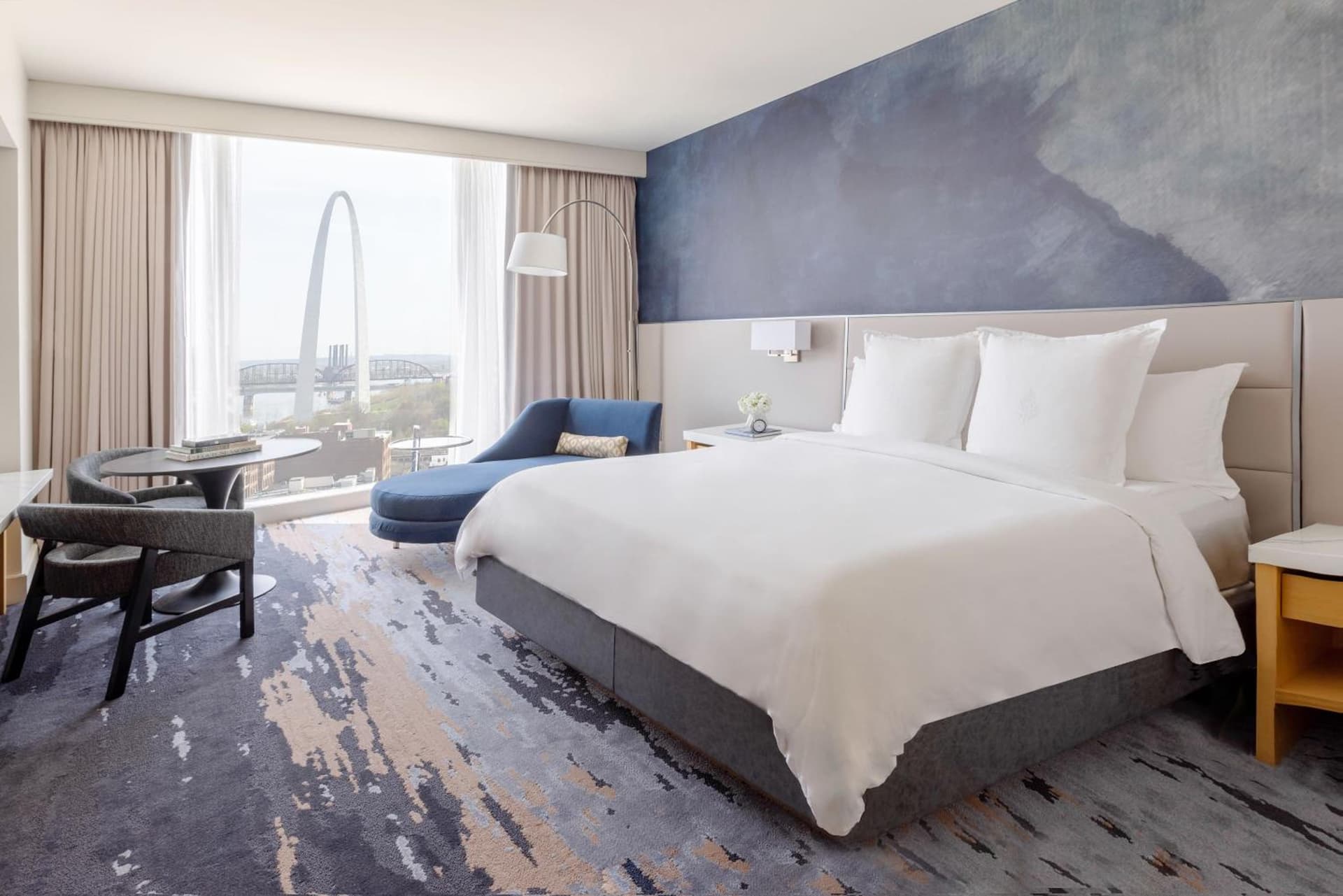 Four Seasons St. Louis gallery photo in Saint Louis, MO — image 58