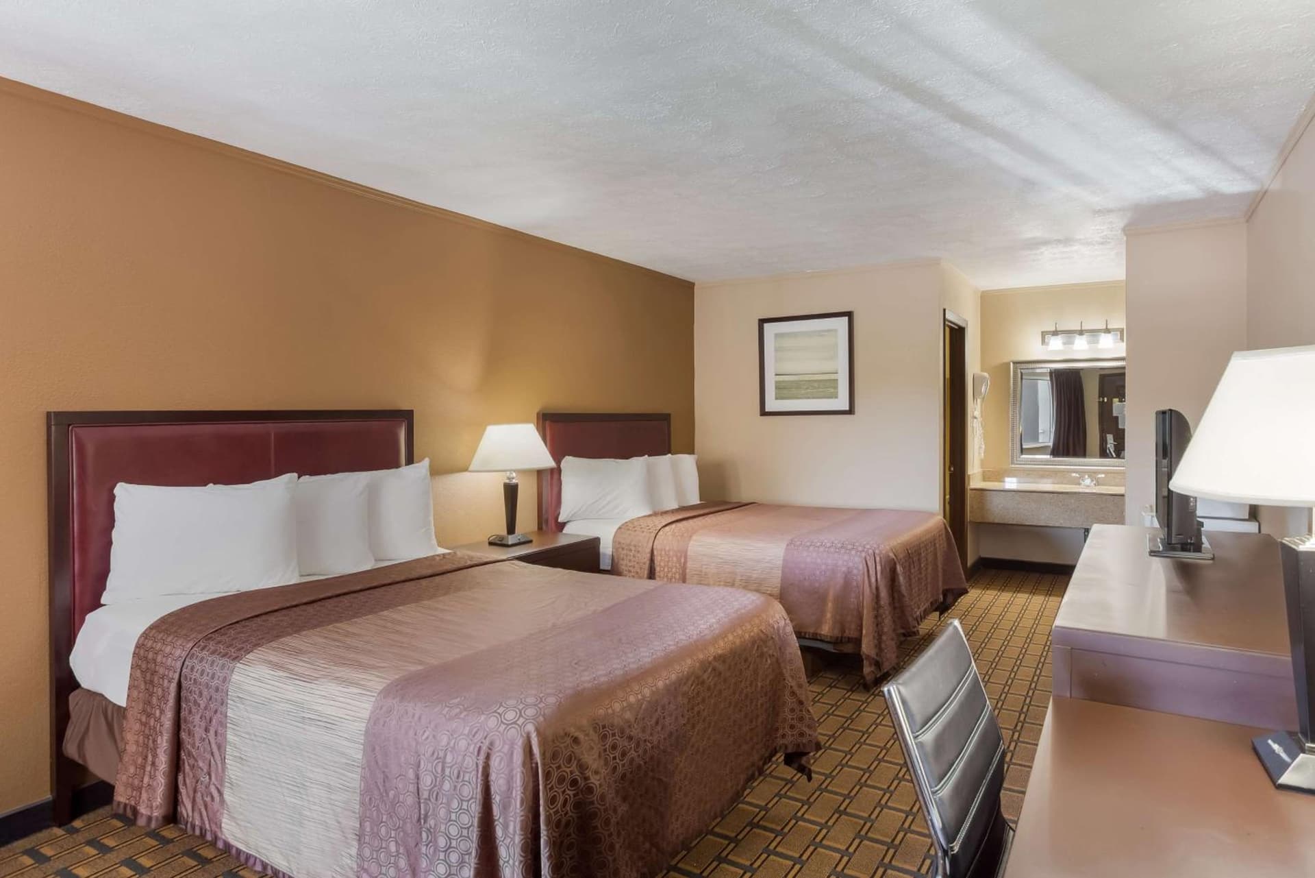 SureStay Hotel by Best Western Summersville property views in Summersville, WV — gallery photo 3