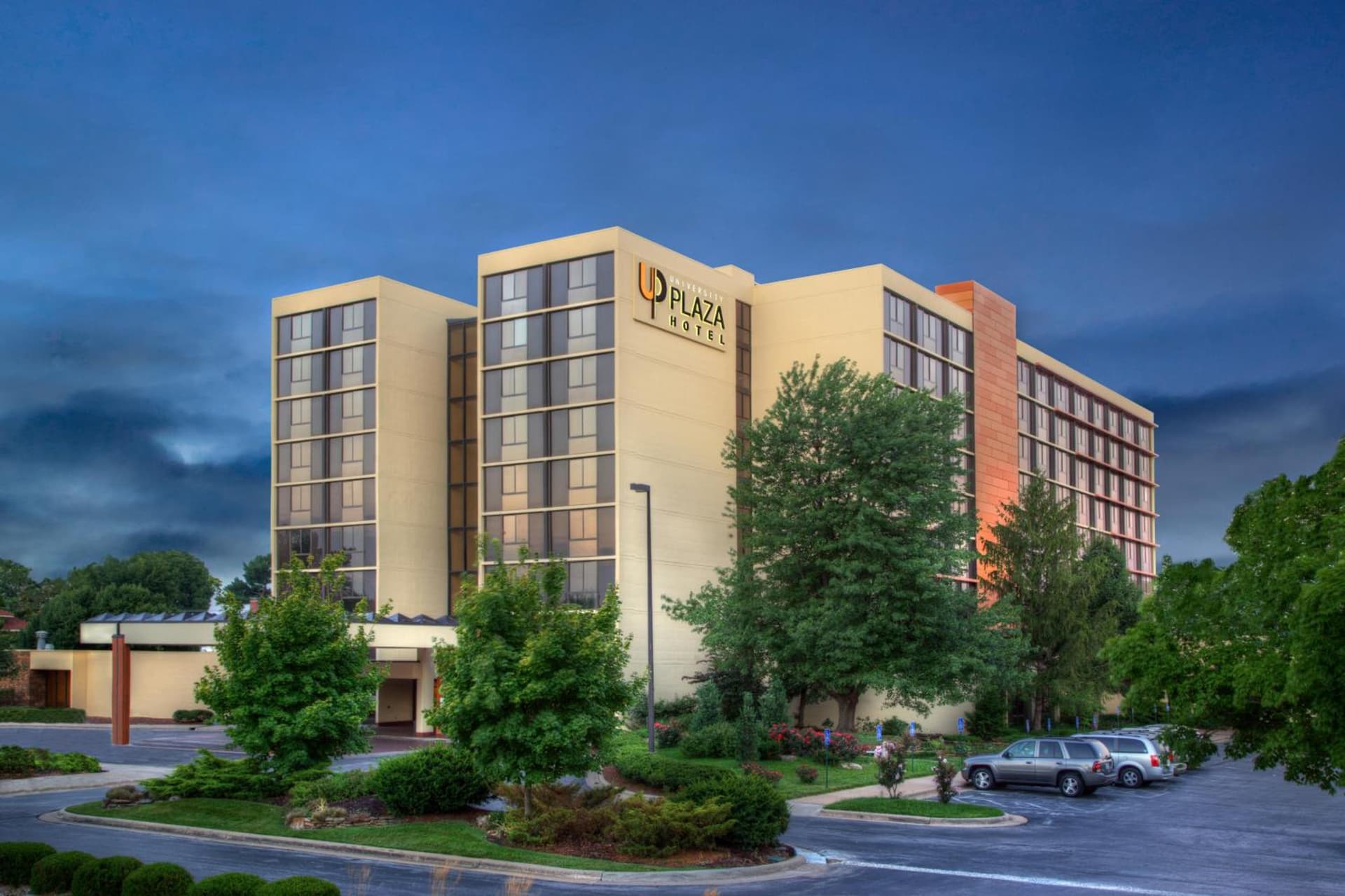 University Plaza Hotel property views in Springfield, MO — gallery photo 3