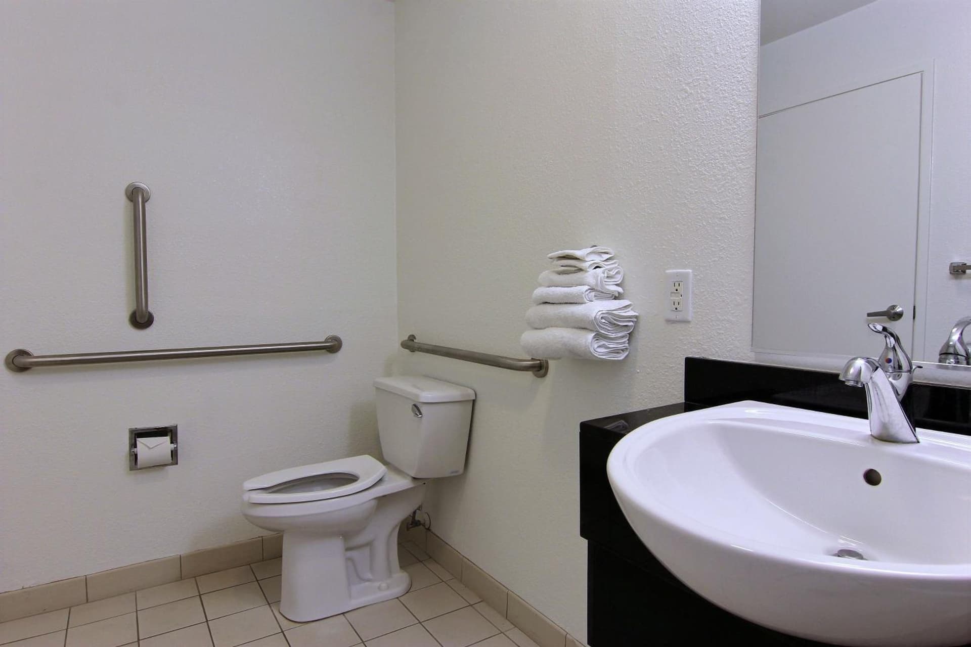Motel 6-Corpus Christi, TX - Northwest gallery photo in Corpus Christi, TX — image 27