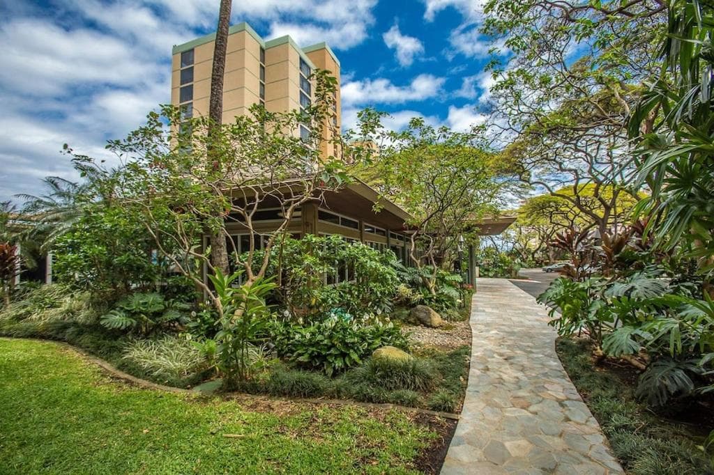 Mahana 316 featured exterior or lobby in Kaanapali, HI — similar hotel