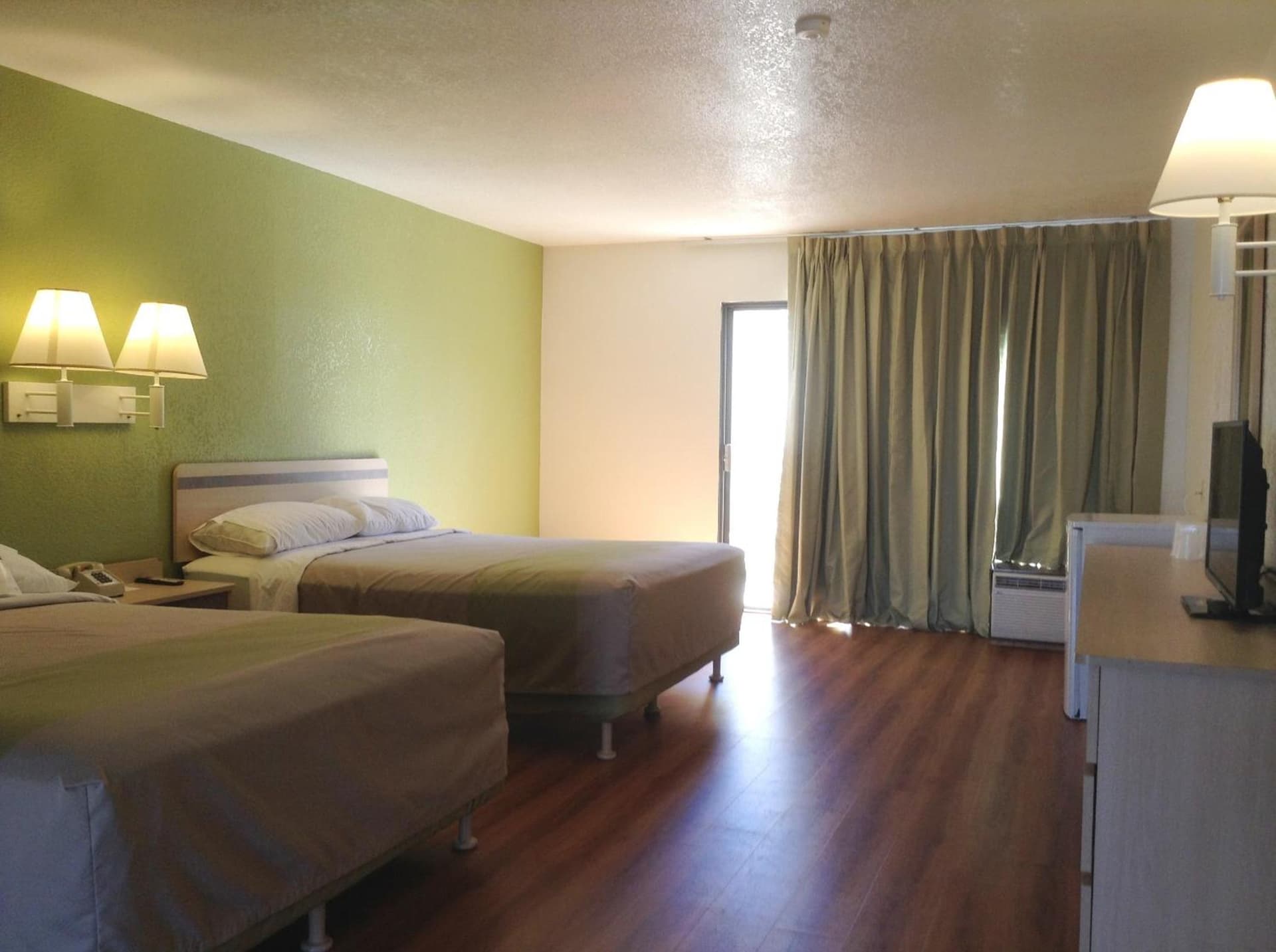 Motel 6 Hemet gallery photo in Hemet, CA — image 32