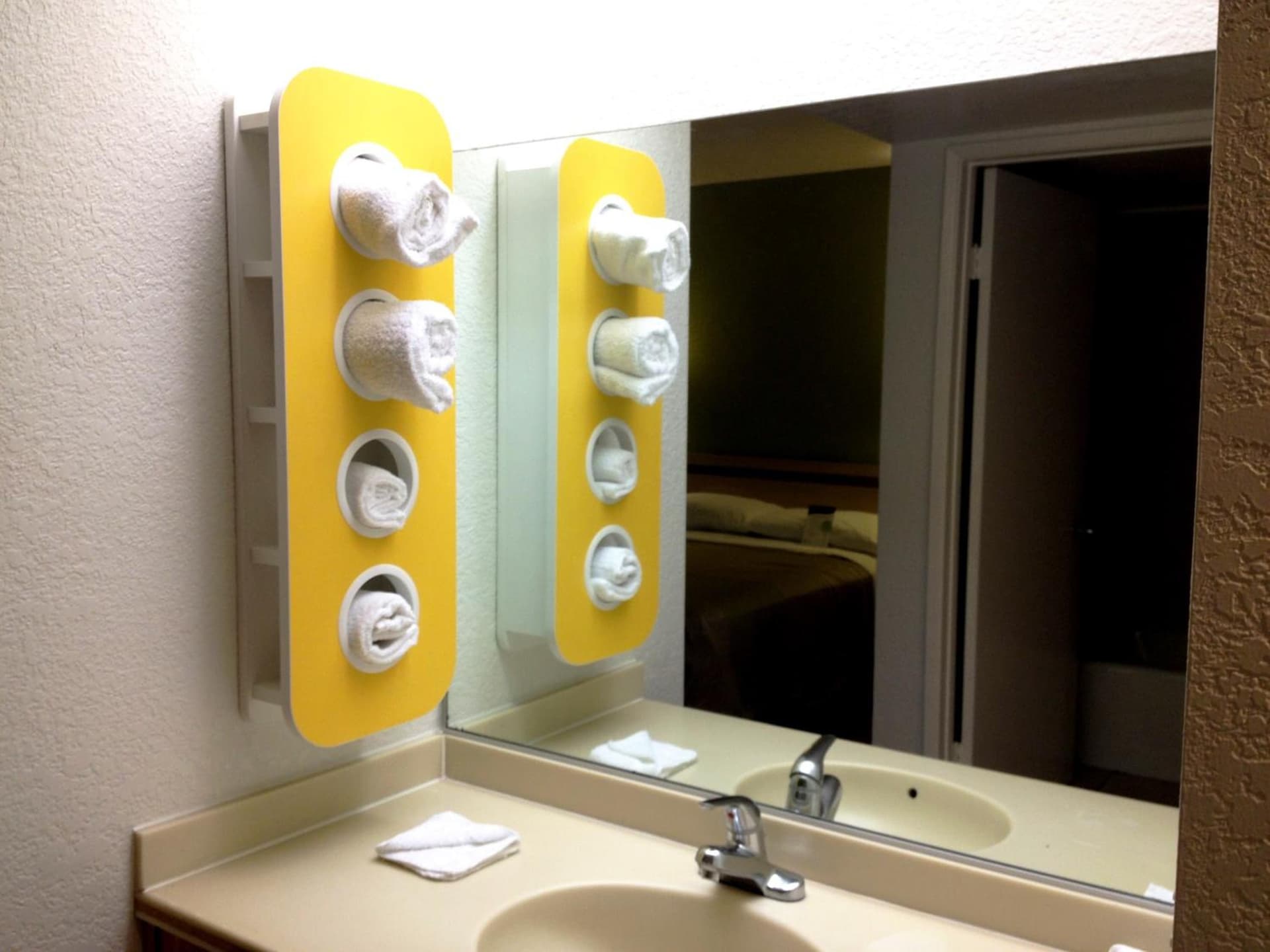 Motel 6 Hemet gallery photo in Hemet, CA — image 23