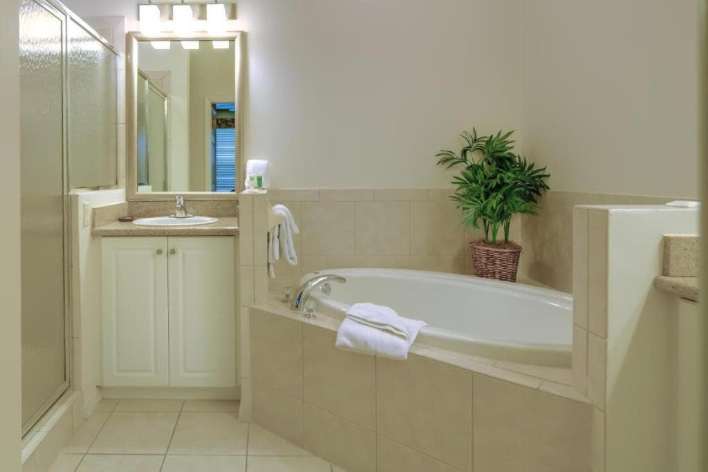 GreenLinks Golf Villas at Lely Resort gallery photo in Naples, FL — image 6