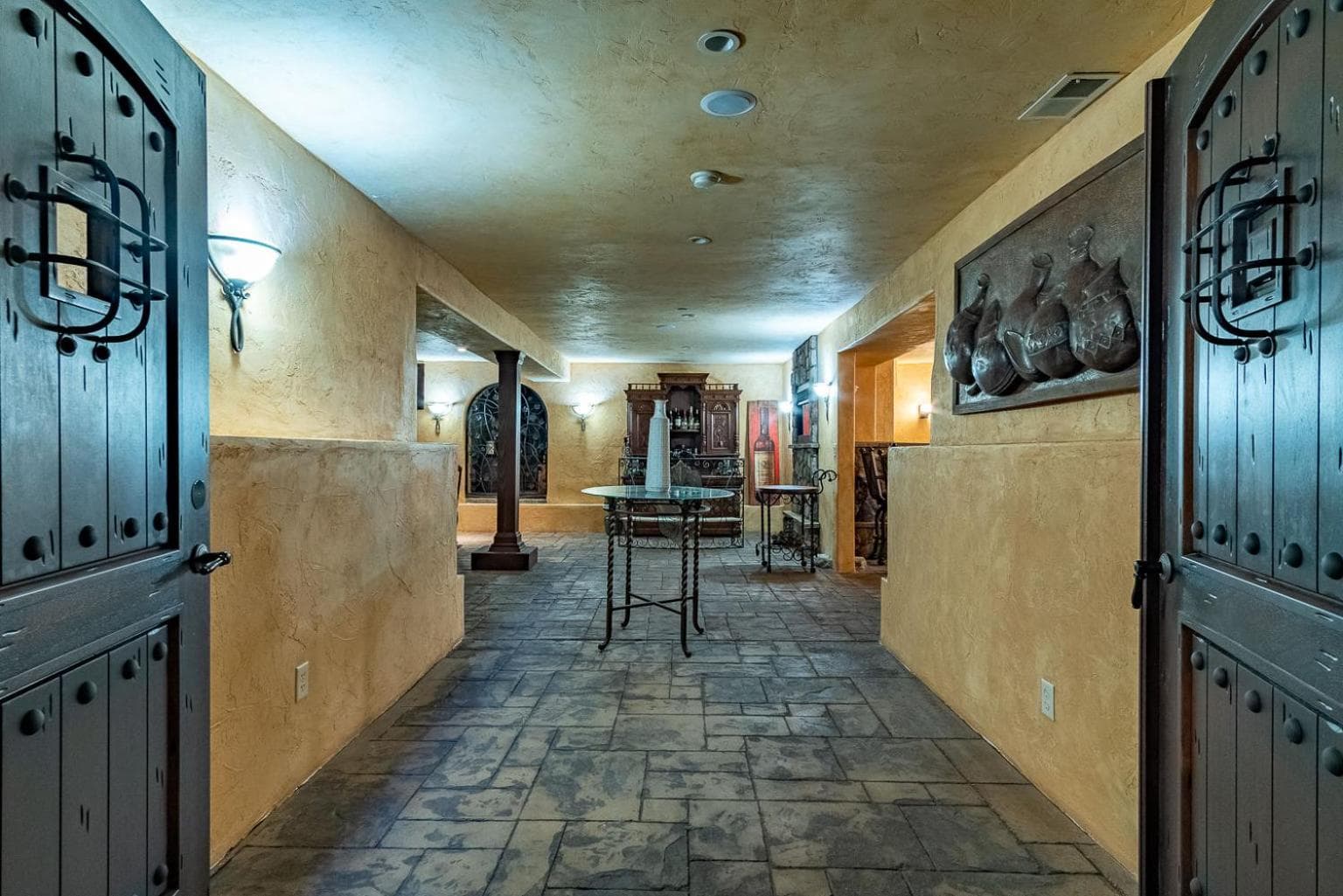 Chateau Coralini gallery photo in Salinas, CA — image 32