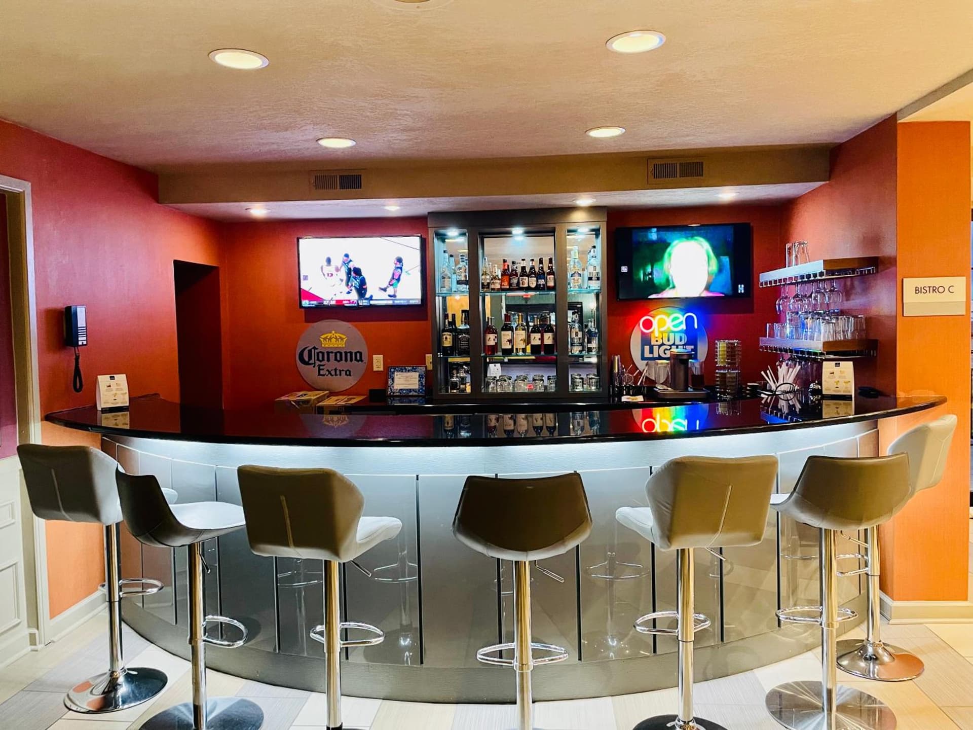 Clarion Inn & Suites Evansville Eastland Area gallery photo in Evansville, IN — image 40