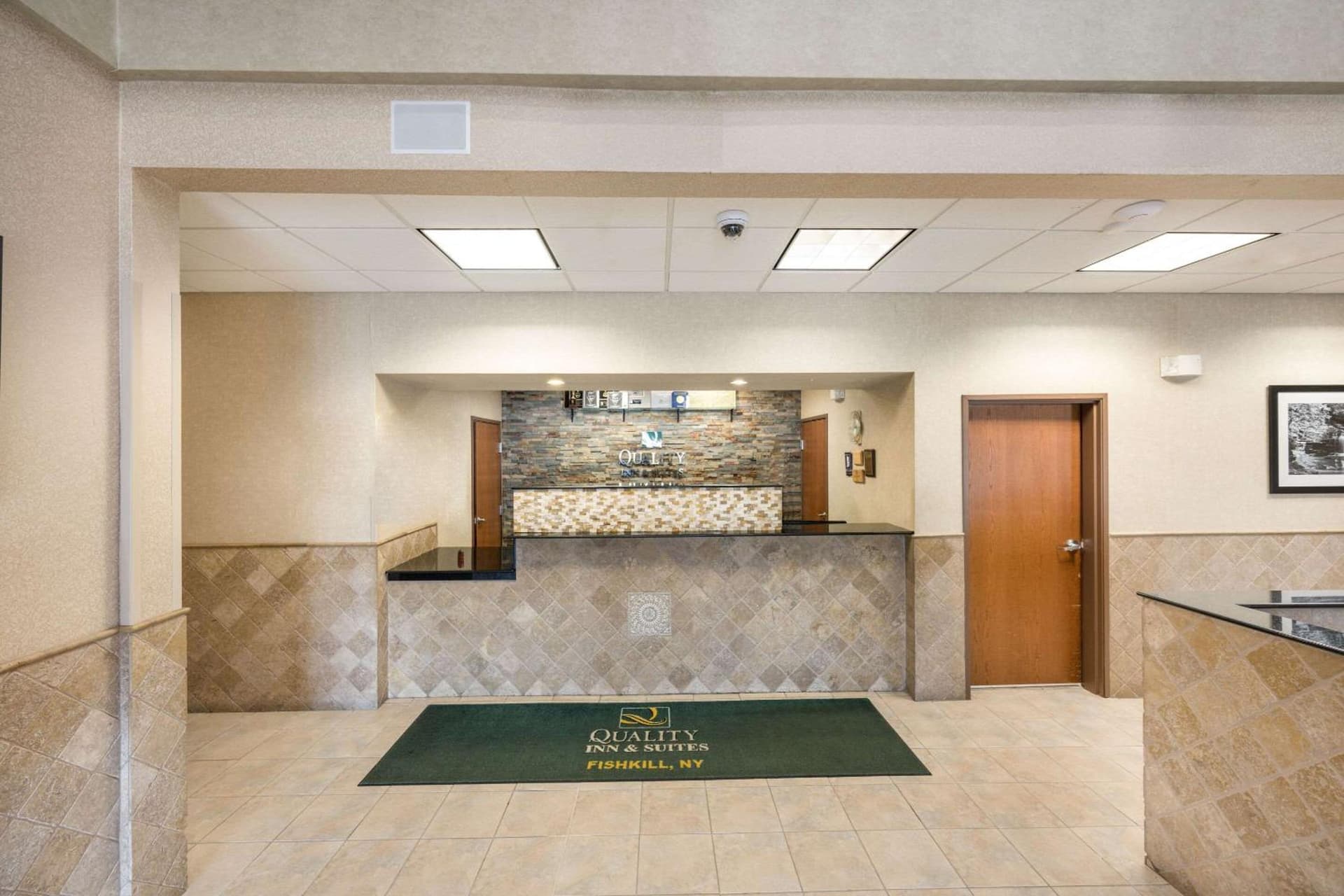 Quality Inn & Suites Fishkill South near I-84 gallery photo in Fishkill, NY — image 10