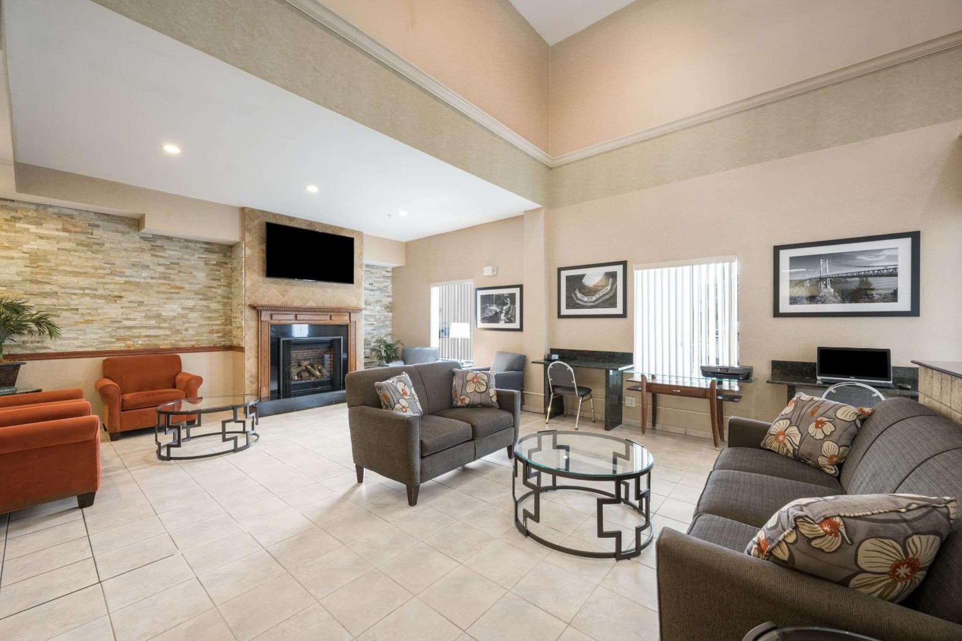Quality Inn & Suites Fishkill South near I-84 gallery photo in Fishkill, NY — image 4