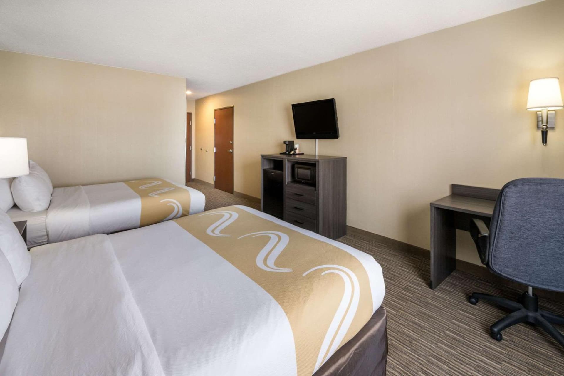 Quality Inn & Suites Fishkill South near I-84 gallery photo in Fishkill, NY — image 8