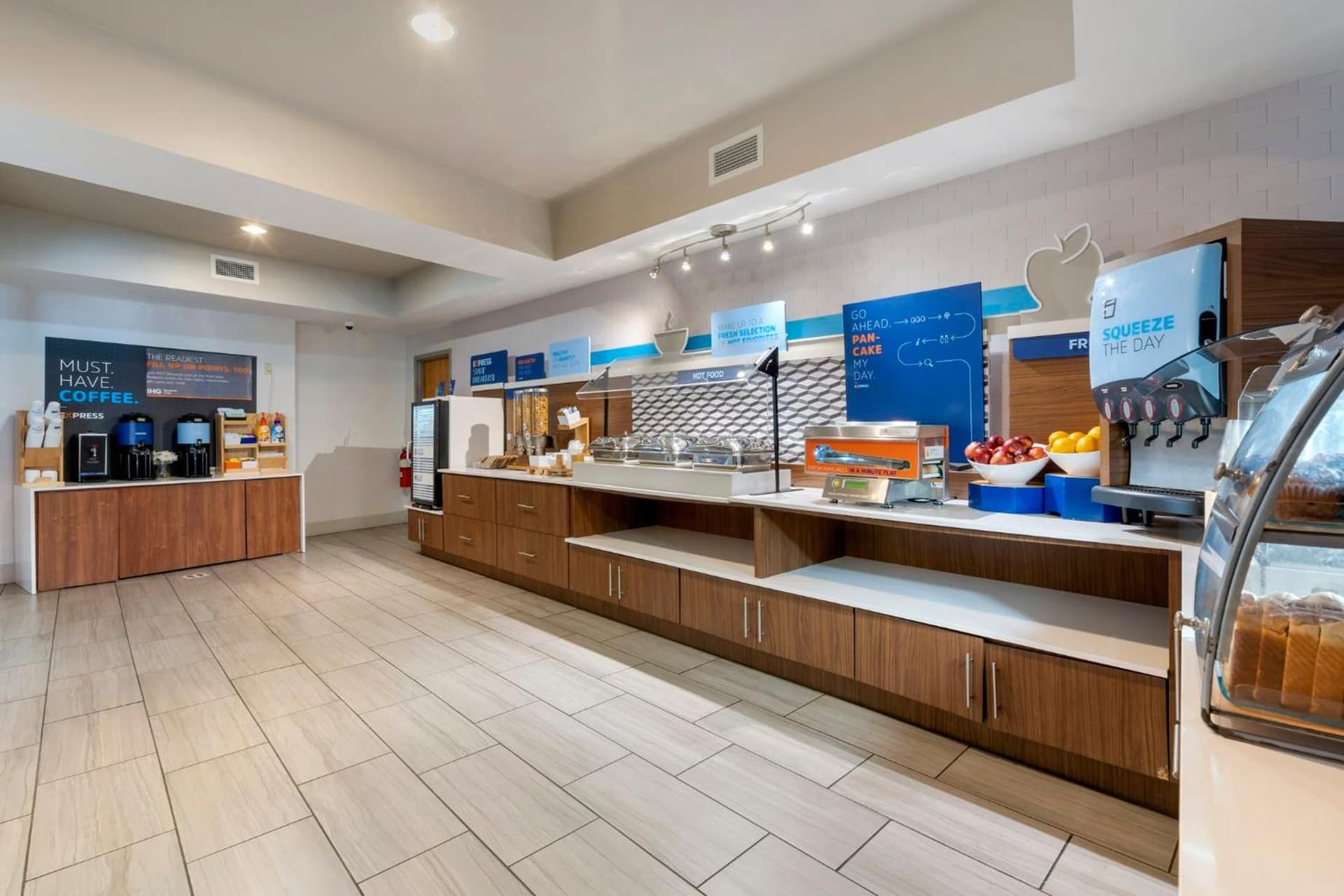 Holiday Inn Express Hotel & Suites - The Villages by IHG gallery photo in The Villages, FL — image 11