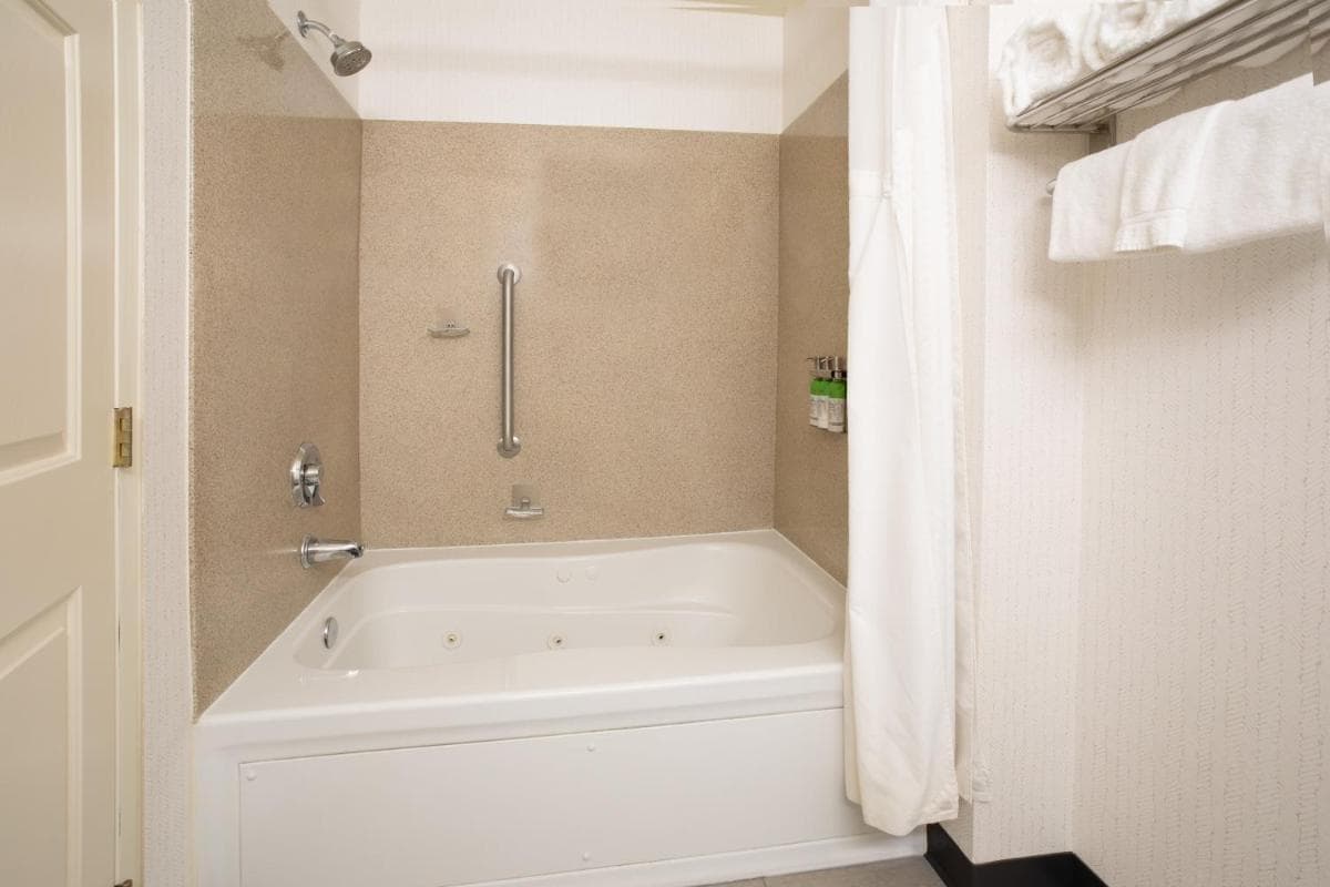 Holiday Inn & Suites Goodyear - West Phoenix Area by IHG gallery photo in Goodyear, AZ — image 27