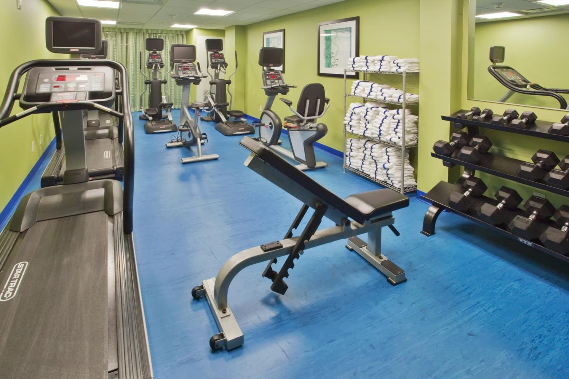 Holiday Inn & Suites Virginia Beach - North Beach by IHG gallery photo in Virginia Beach, VA — image 13