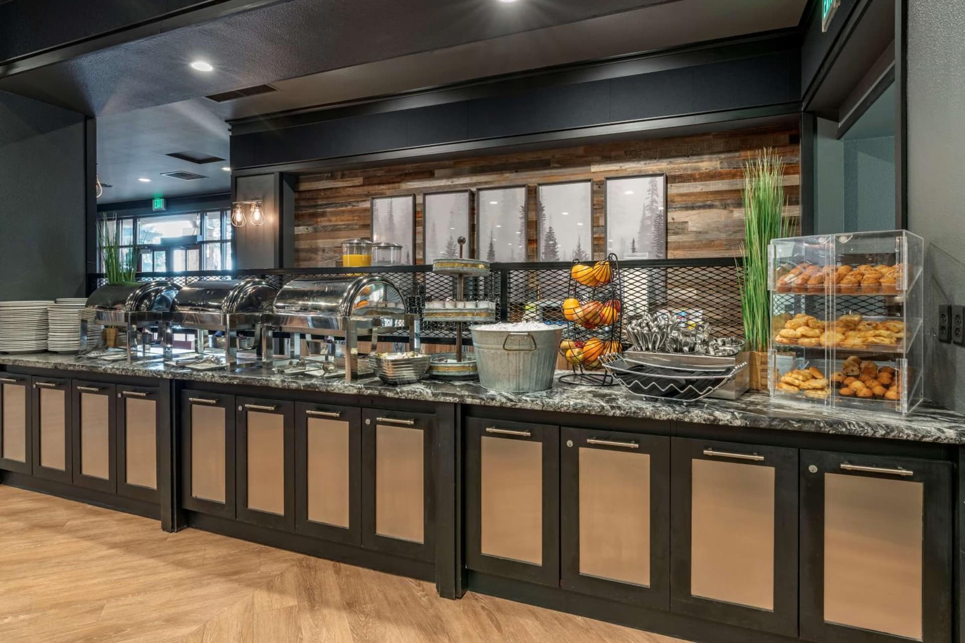 Best Western Plus Hilltop Inn gallery photo in Redding, CA — image 21