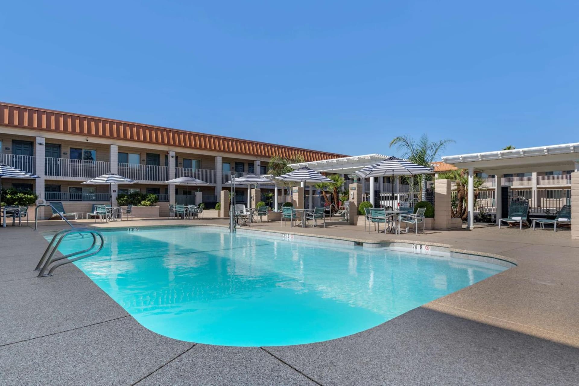 Best Western Plus Hilltop Inn gallery photo in Redding, CA — image 19