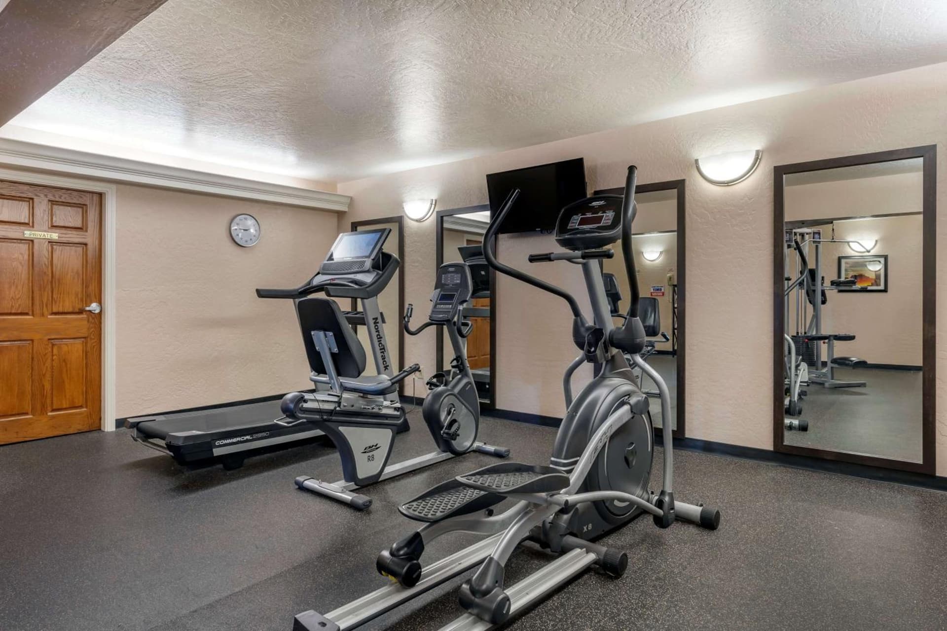 Best Western Plus Hilltop Inn gallery photo in Redding, CA — image 11