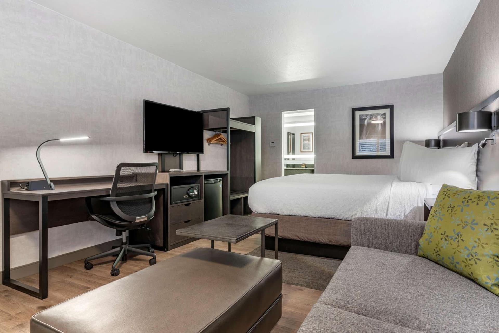 Best Western Plus Hilltop Inn gallery photo in Redding, CA — image 14