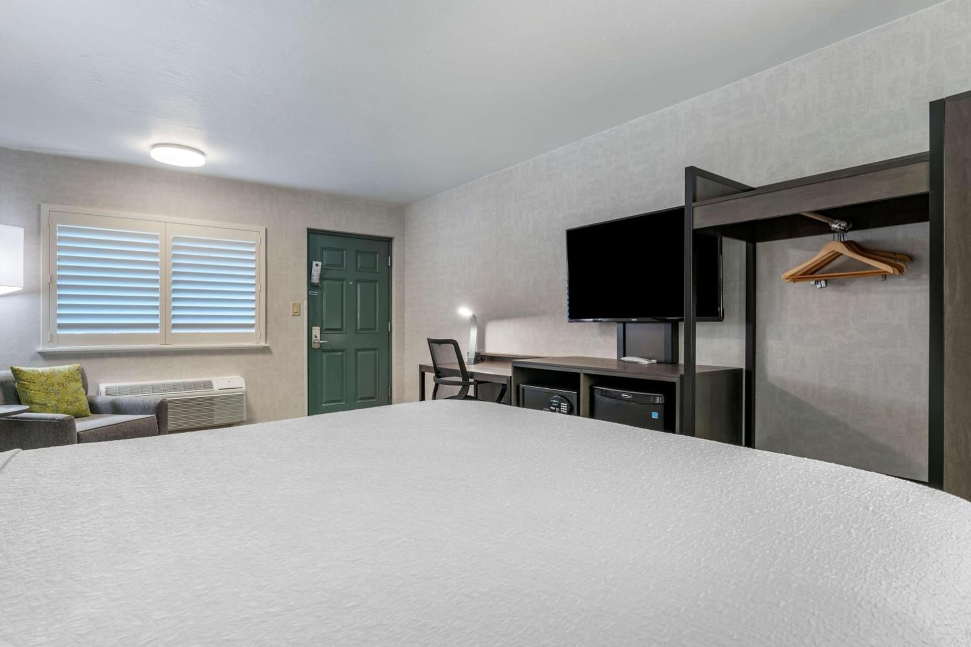 Best Western Plus Hilltop Inn gallery photo in Redding, CA — image 36