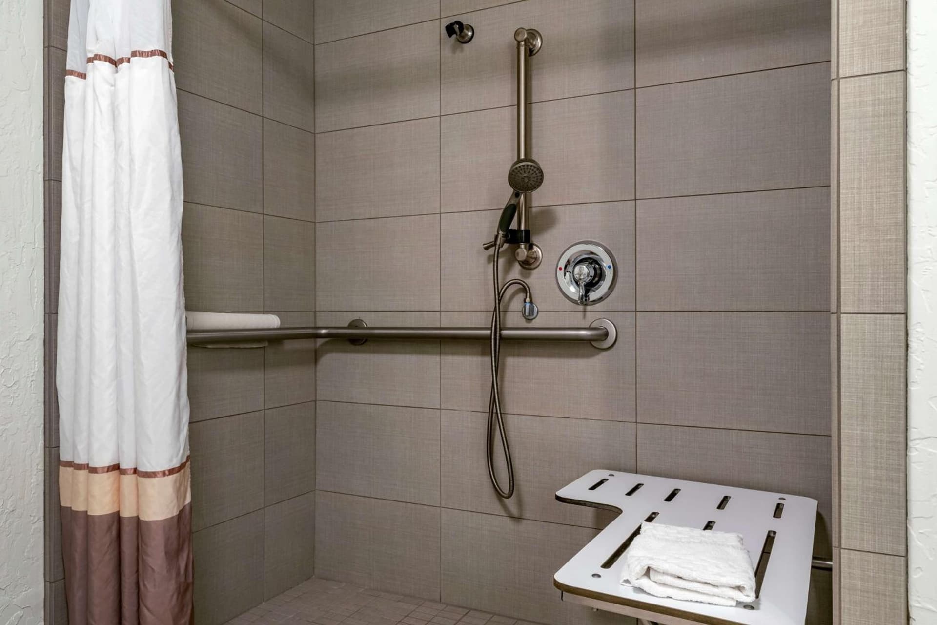 Best Western Plus Hilltop Inn gallery photo in Redding, CA — image 30