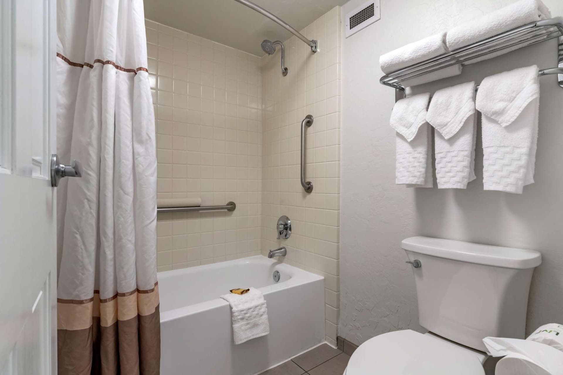 Best Western Plus Hilltop Inn gallery photo in Redding, CA — image 27