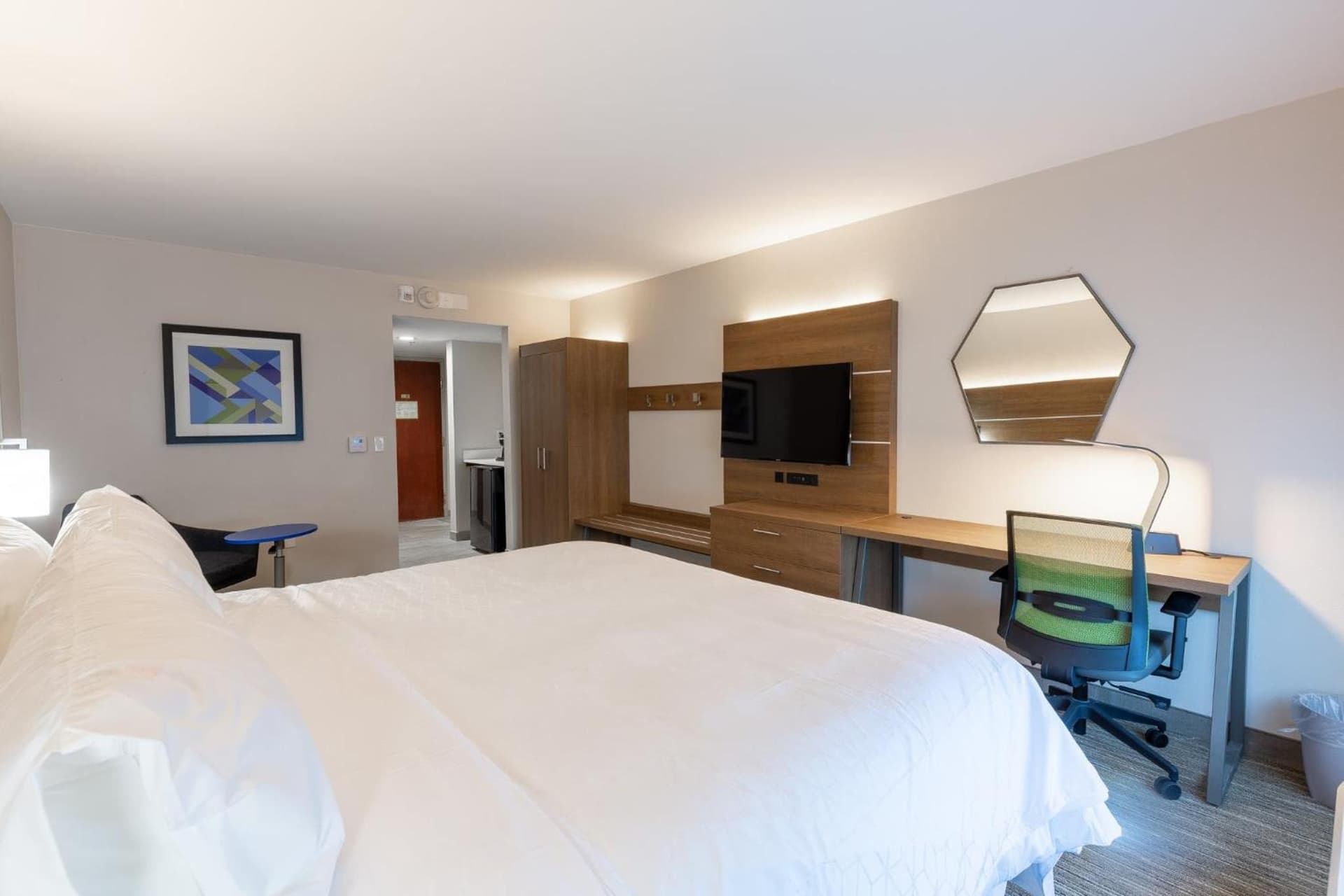 Holiday Inn Express & Suites Arlington North – Stadium Area by IHG gallery photo in Arlington, TX — image 57
