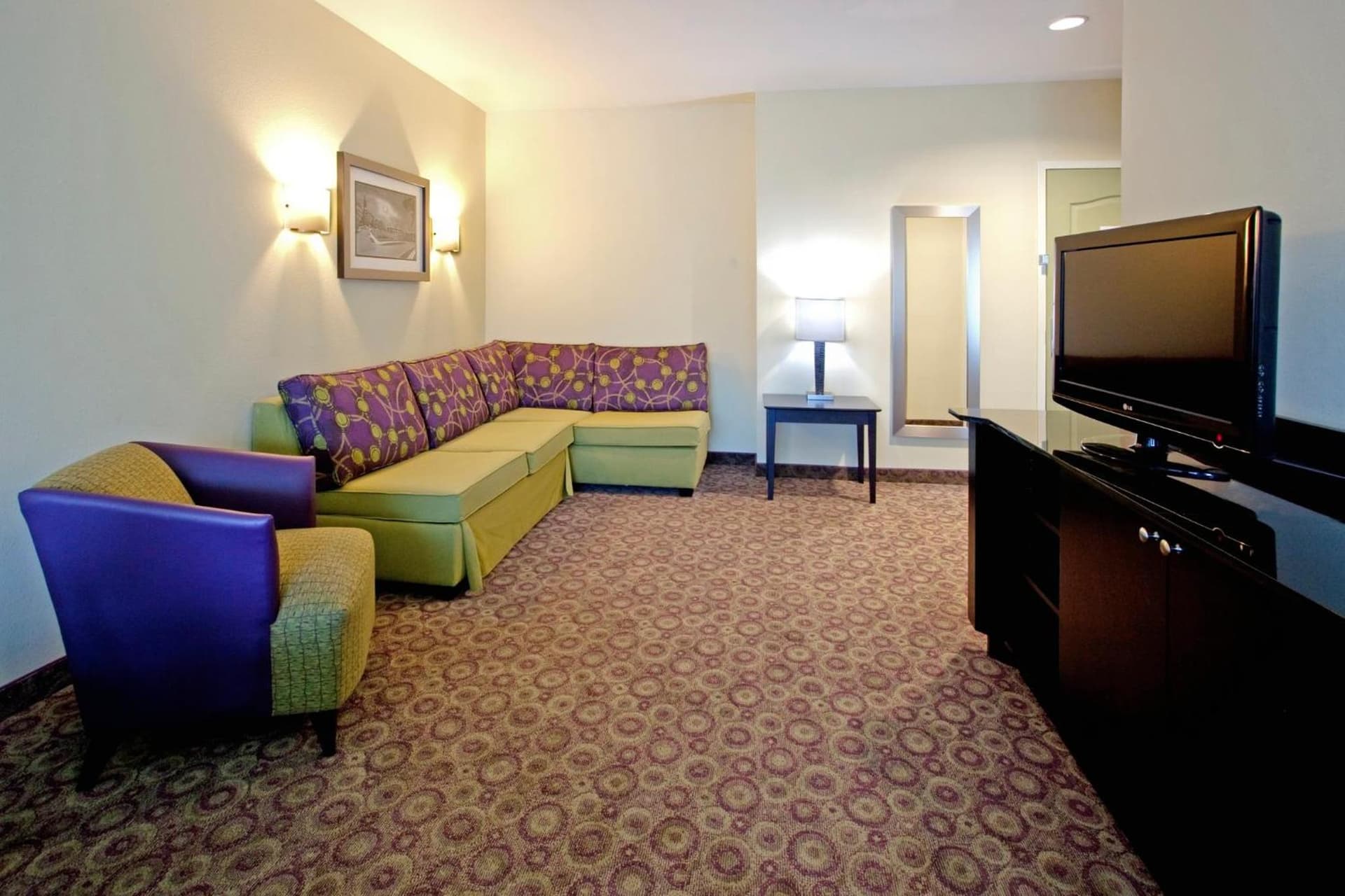 Holiday Inn Express Hotel & Suites Clemson - University Area by IHG interior in Clemson, SC — gallery photo 2