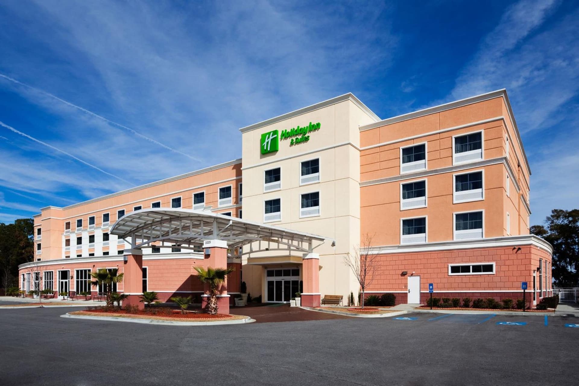 Holiday Inn Hotel & Suites Beaufort at Highway 21 by IHG featured exterior or lobby in Beaufort, SC — similar hotel