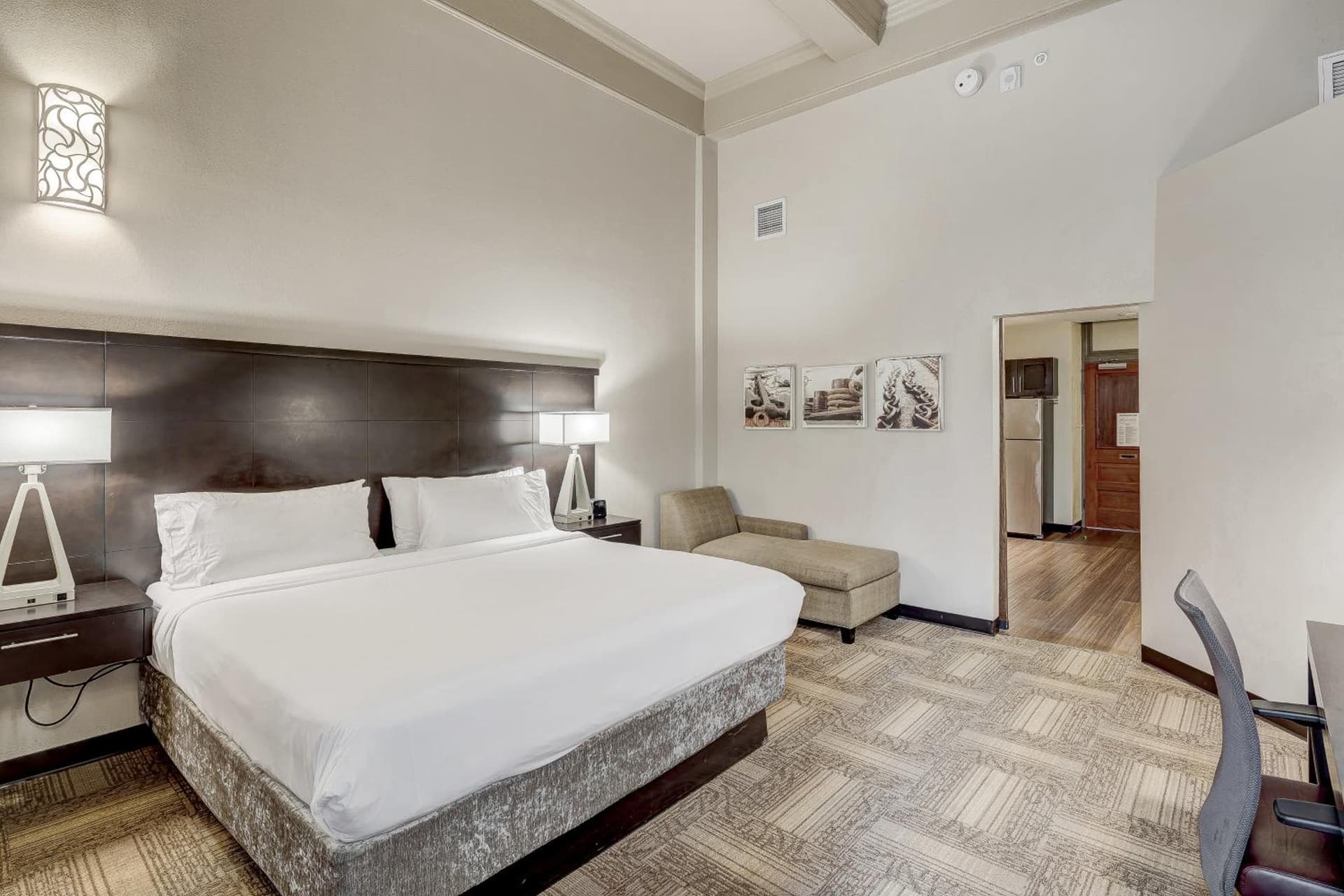 Staybridge Suites Baltimore - Inner Harbor by IHG gallery photo in Baltimore, MD — image 12