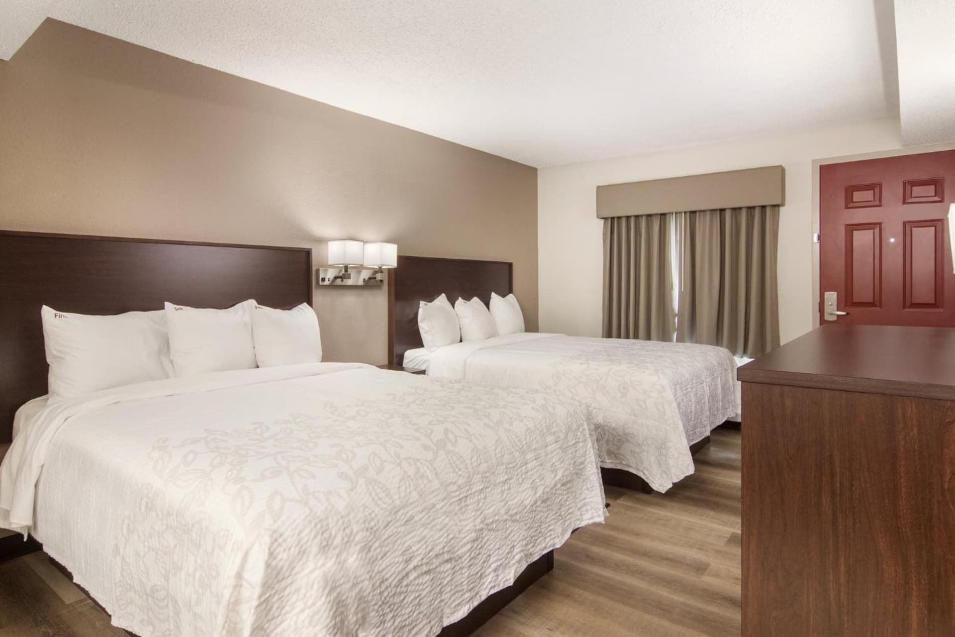 Red Roof Inn PLUS & Suites Erie gallery photo in Erie, PA — image 30