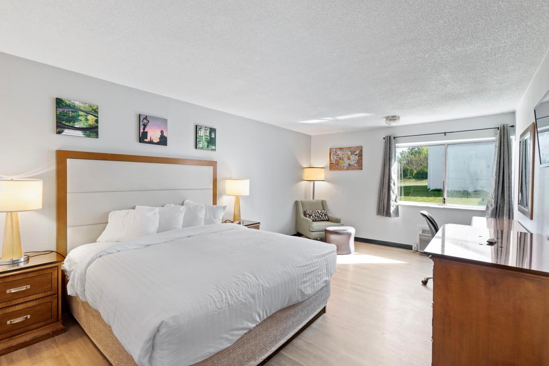Days Inn by Wyndham Erie gallery photo in Erie, PA — image 4