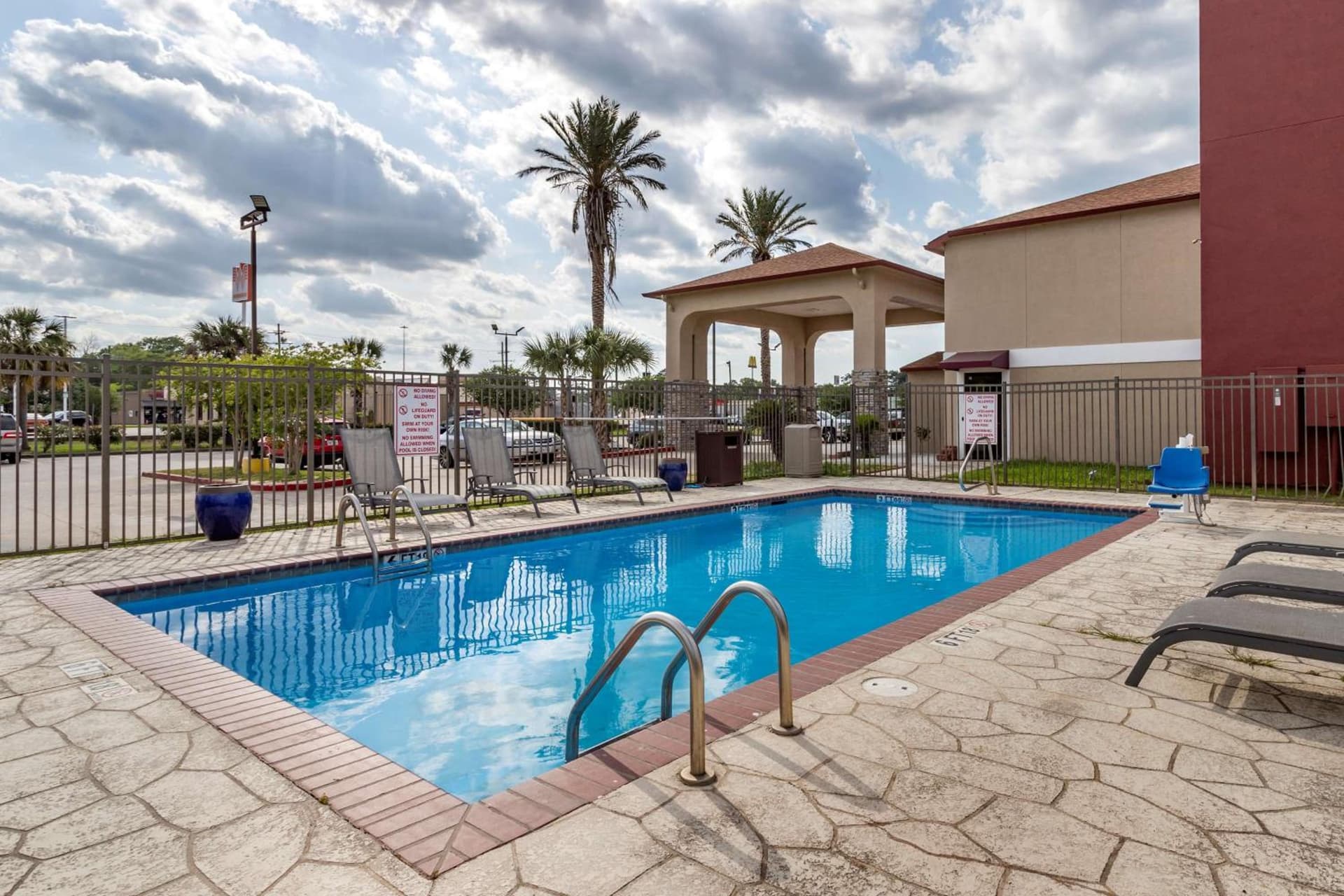 Best Western Plus Orange County property views in Vidor, TX — gallery photo 3