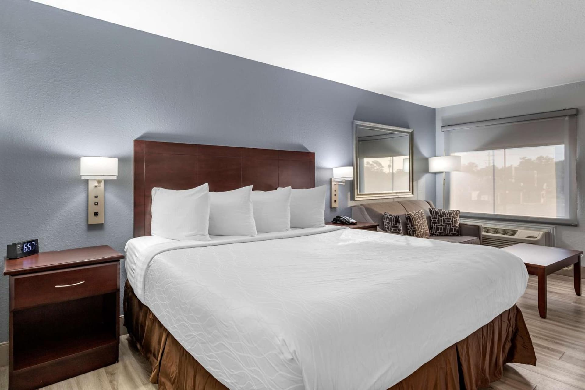 Best Western Plus Orange County gallery photo in Vidor, TX — image 12