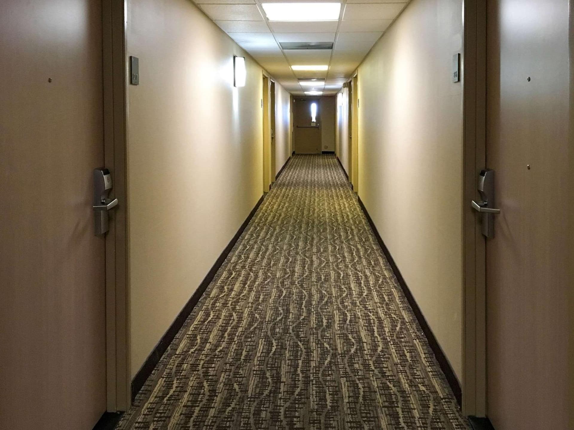 Comfort Inn & Suites near Kino Sports Complex interior in Tucson, AZ — gallery photo 2