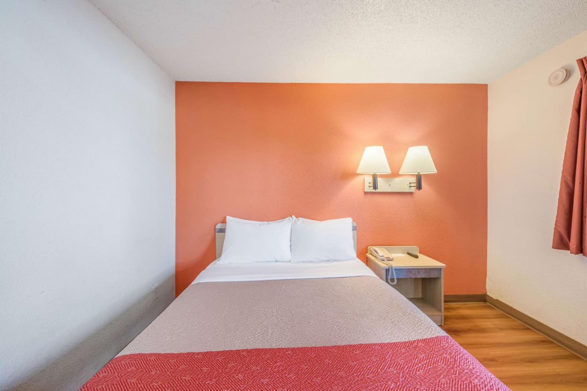 Motel 6-Fairfield, CA - North interior in Fairfield, CA — gallery photo 2