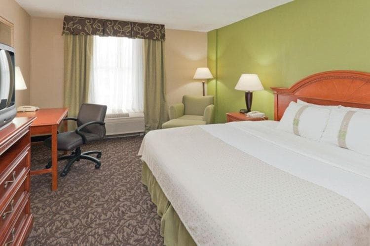 Quality Inn & Suites Downtown Mansfield interior in Mansfield, OH — gallery photo 2