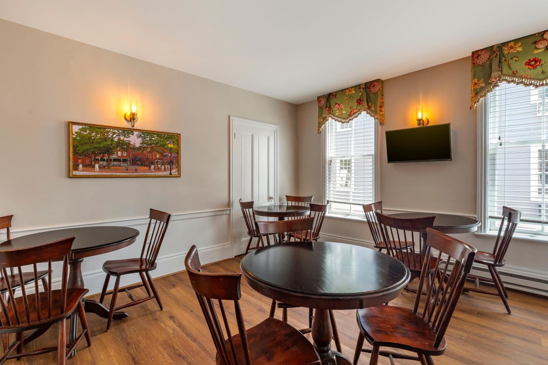 Essex Street Inn & Suites, an Ascend Collection Hotel gallery photo in Newburyport, MA — image 79