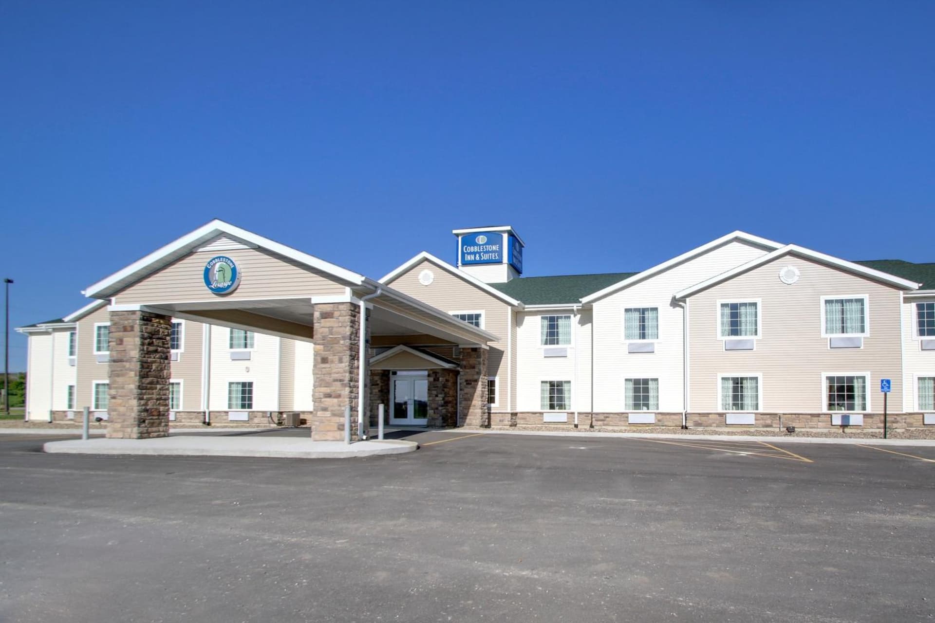 Cobblestone Inn & Suites - Avoca featured exterior or lobby in Avoca, IA — similar hotel