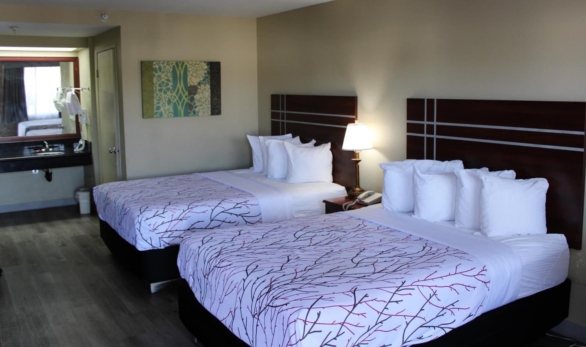 Rancho San Diego Inn & Suites gallery photo in El Cajon, CA — image 6