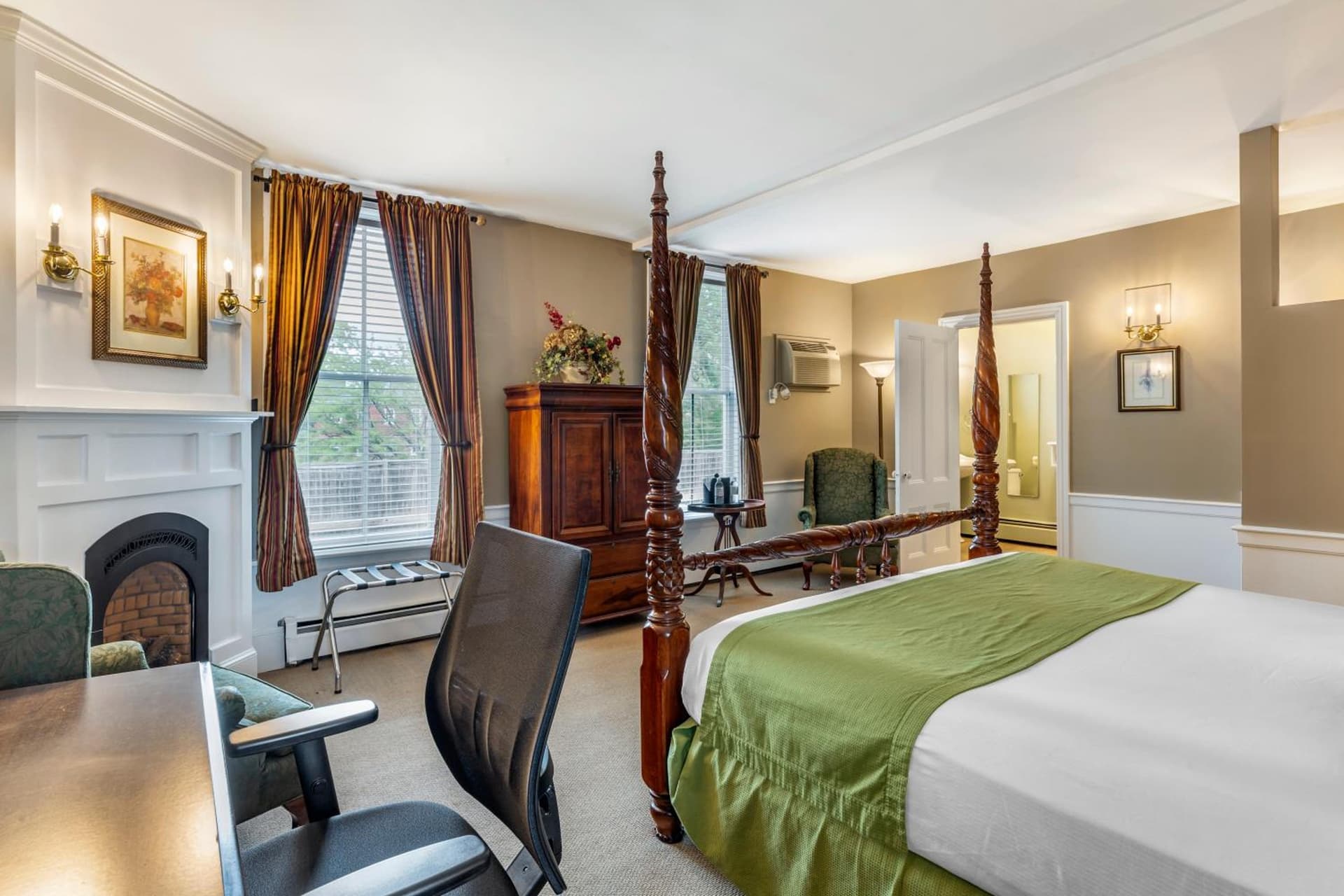 Essex Street Inn & Suites, an Ascend Collection Hotel gallery photo in Newburyport, MA — image 64