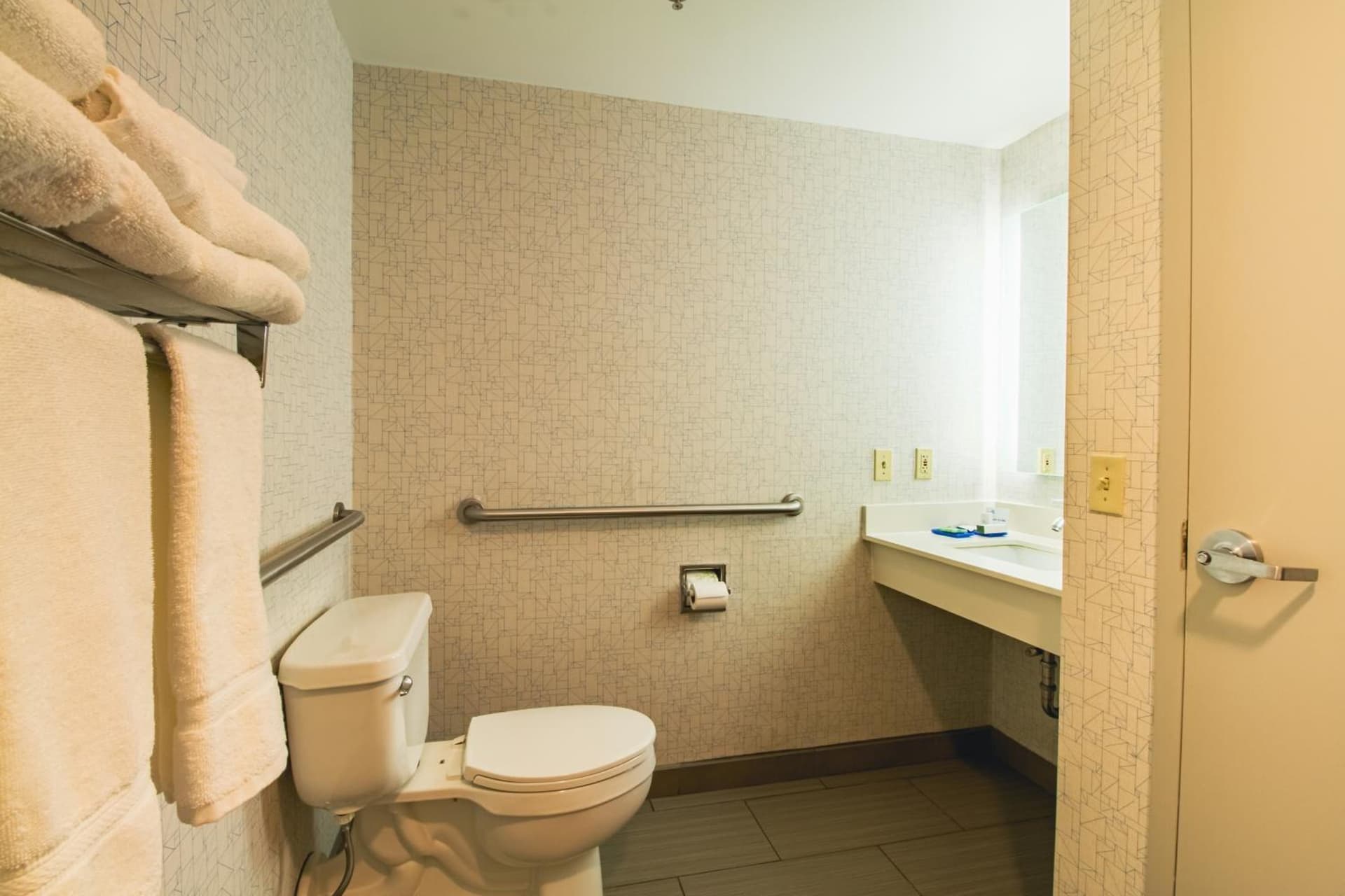Holiday Inn Express & Suites - Lincoln East - White Mountains by IHG gallery photo in Lincoln — image 70