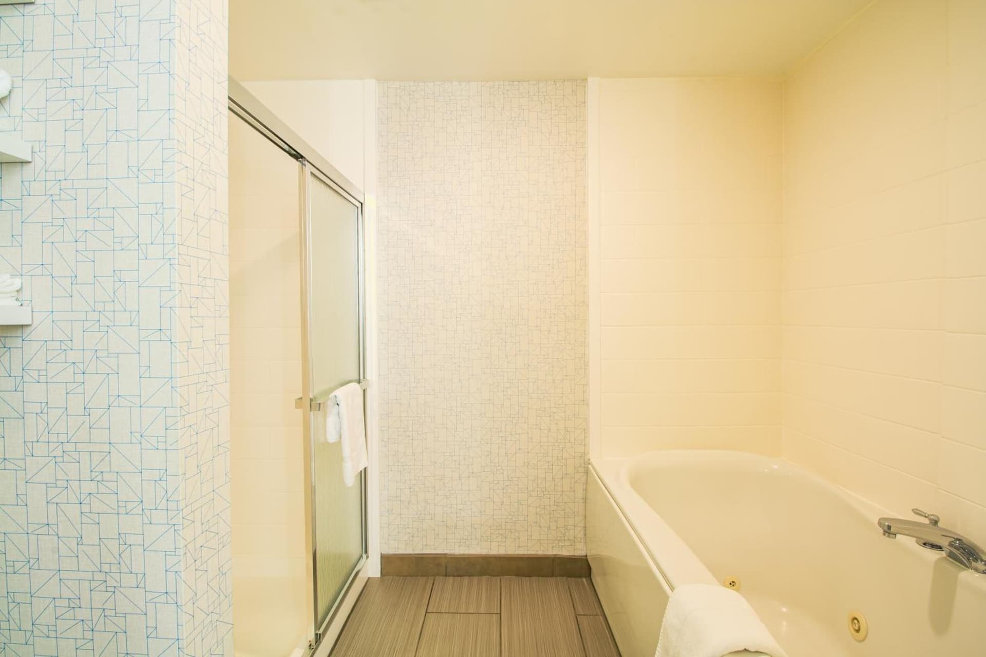 Holiday Inn Express & Suites - Lincoln East - White Mountains by IHG gallery photo in Lincoln — image 125